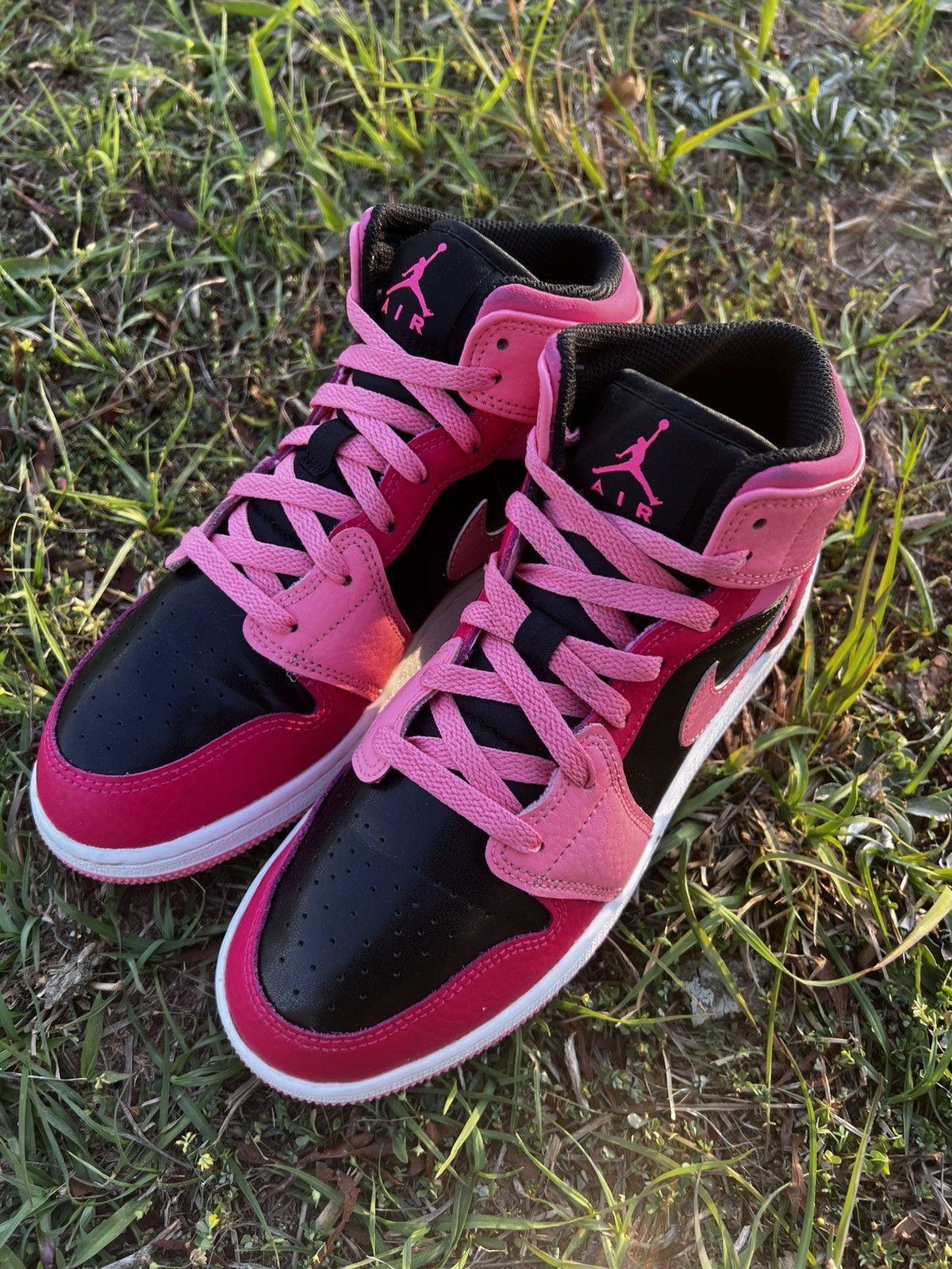 Jordan Brand CLEAN Air Jordan 1 size 6.5 Mens Coral Chalk Pink 2022 Retro Size US 6.5 / EU 39-40 - 3 Thumbnail