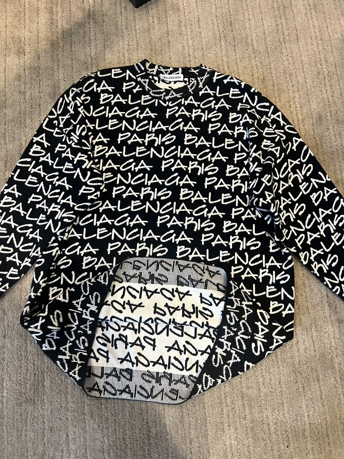 Balenciaga Balenciaga All Over Logo Crewneck Sweater Size US XS / EU 42 / 0 - 2 Thumbnail