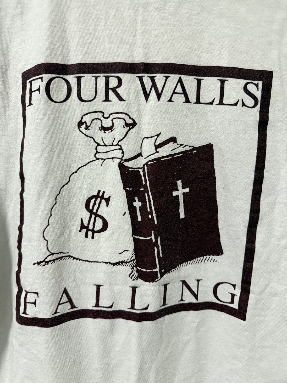 Band Tees FOUR WALLS FALLING Size US XL / EU 56 / 4 - 4 Thumbnail