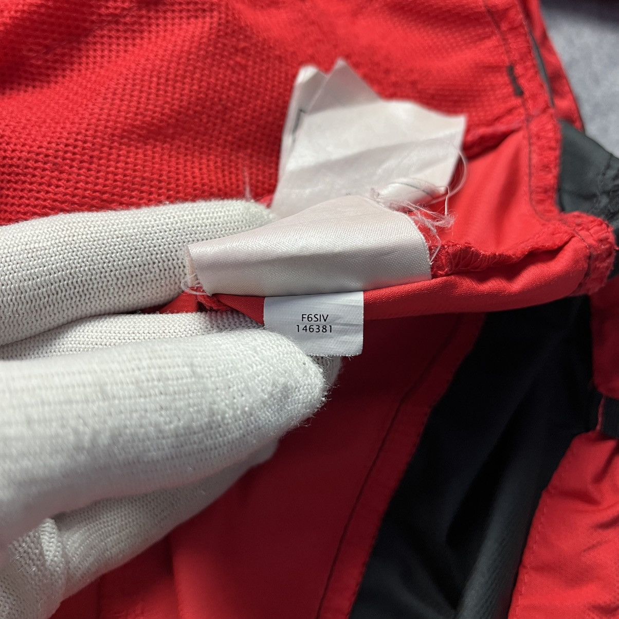Nike Vintage Nike Transformer Jacket Vest Streetwear Y2K Size US M / EU 48-50 / 2 - 15 Thumbnail