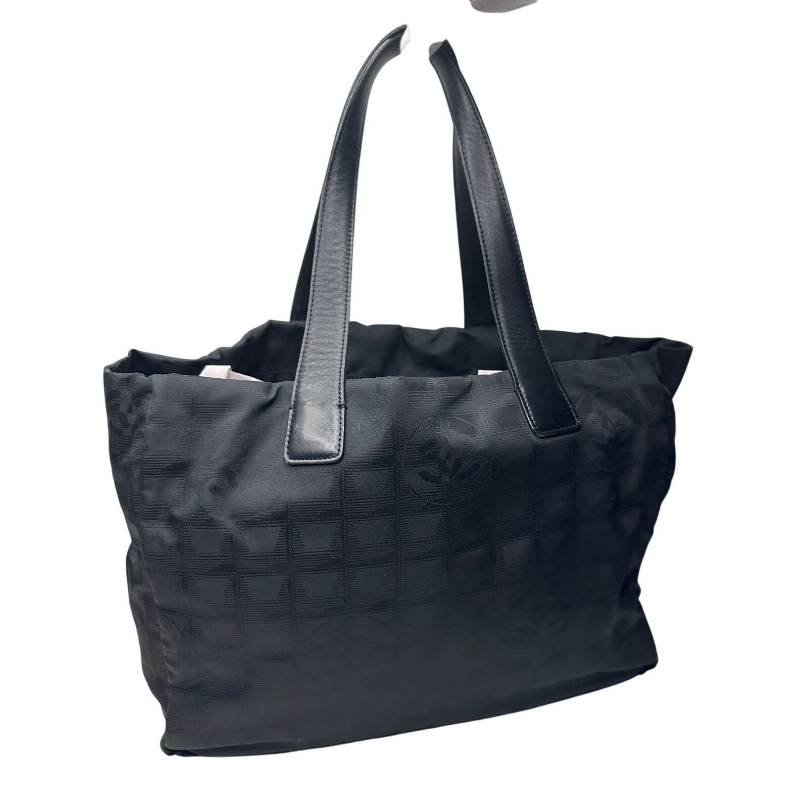 Chanel CHANEL Black Nylon Travel Line Tote Bag Size ONE SIZE - 1 Thumbnail
