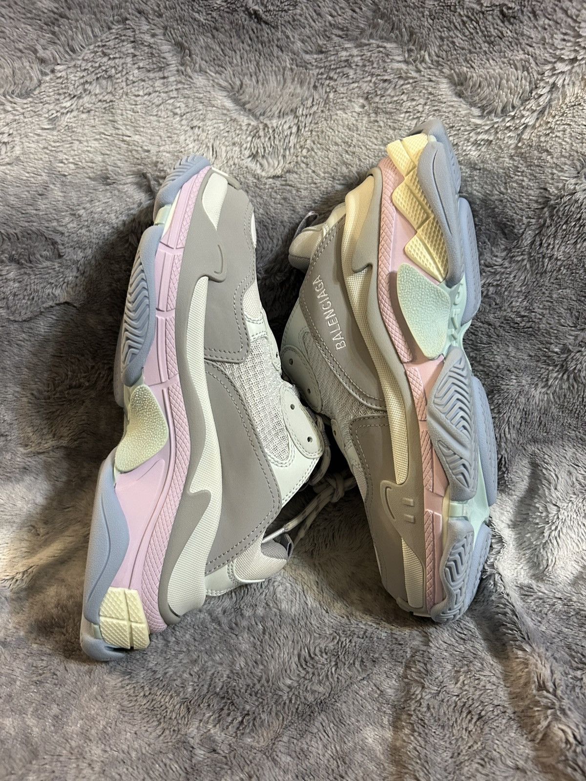 Balenciaga Balenciaga Women’s Triple S Sneaker Pastel Size 9 Pads Size US 9 / IT 39 - 8 Thumbnail