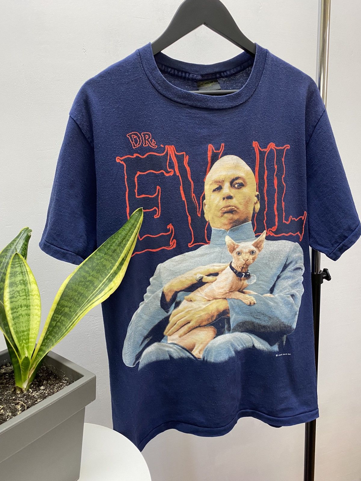 Changes × Vintage Vintage Changes 1999 Dr Evil Austin Powers movie promo tee Size US L / EU 52-54 / 3 - 3 Thumbnail