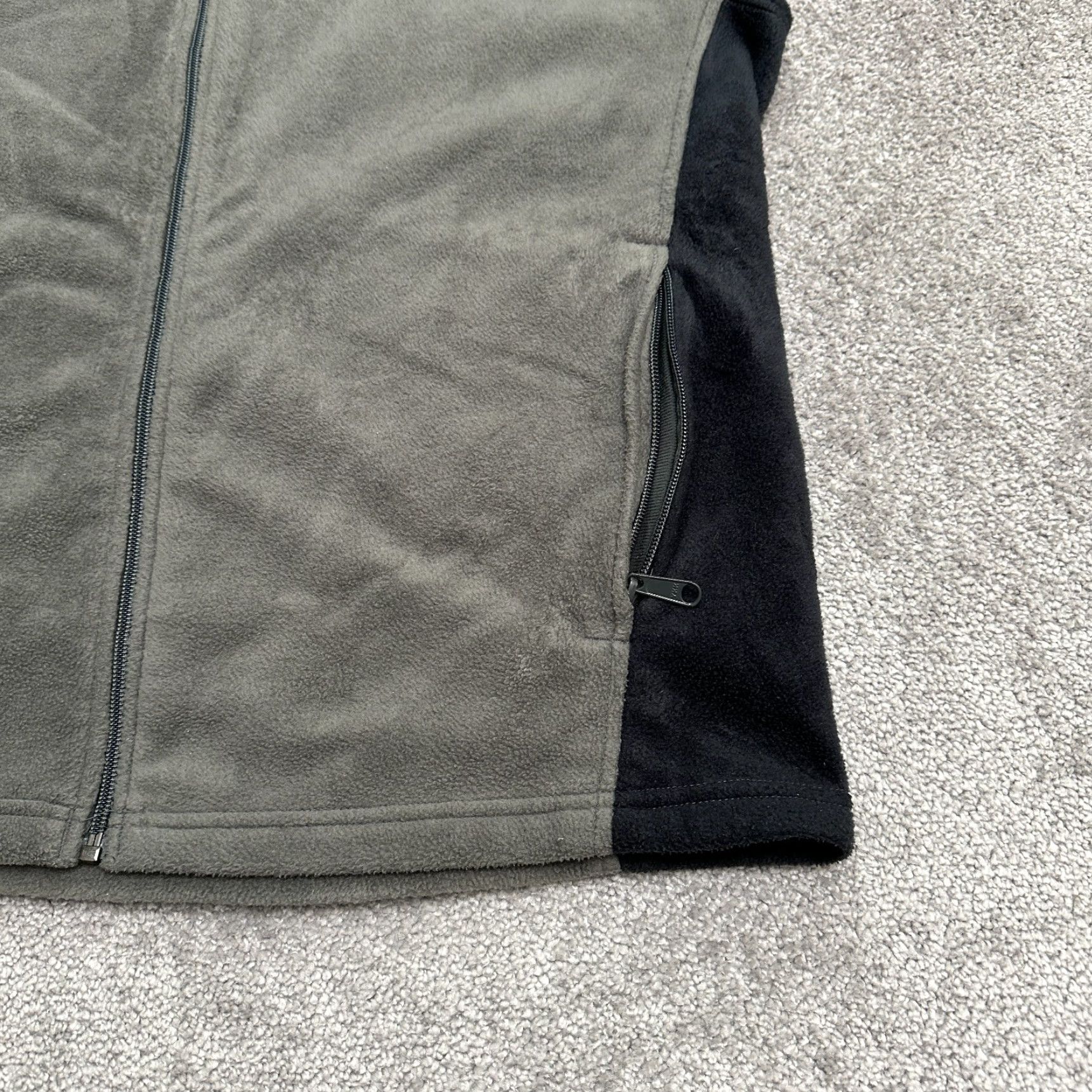 Vintage Columbia Steens Mountain Vest Mens Large Gray Full Zip Outdoor Hiking Pockets Size US L / EU 52-54 / 3 - 4 Thumbnail