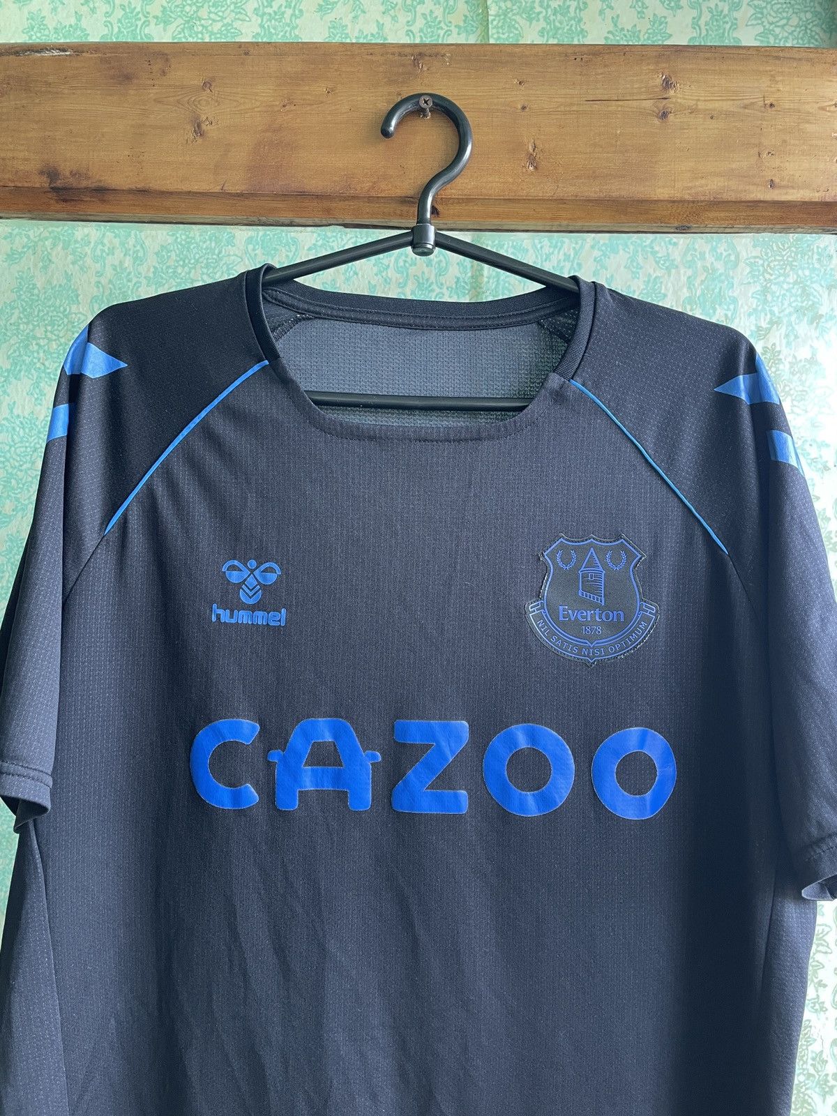 Hummel Everton Hummel 2021/22 Training Football Soccer Jersey shirt Size US XL / EU 56 / 4 - 2 Thumbnail