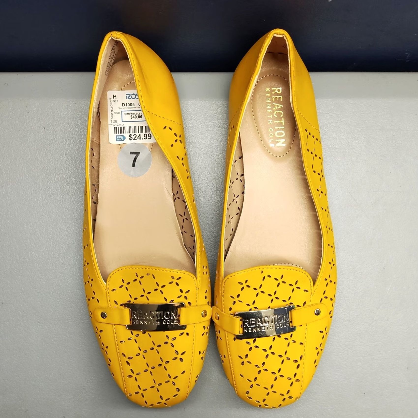 Kenneth Cole Kenneth Cole Reaction Flash Perf Flats Womens Size 7 Yellow Synthetic Cutout Slip On - NWOB Size US 7 / IT 37 - 6 Thumbnail