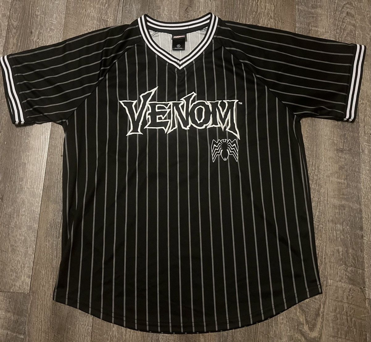 Marvel Comics Marvel Venom Striped Batting Jersey Size XL Size US XL / EU 56 / 4 - 1 Thumbnail