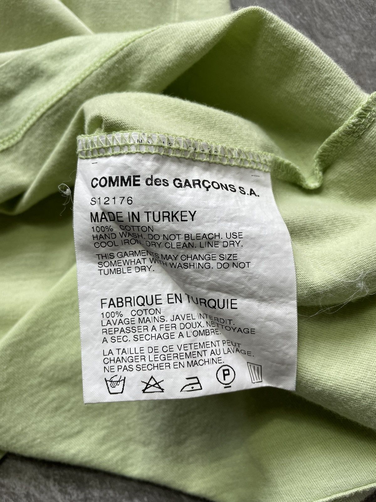 Comme des Garcons SHIRT Vintage Comme Des Garcons CDG Shirt Big Logo T Shirt Tee Y2k Size US S / EU 44-46 / 1 - 6 Thumbnail