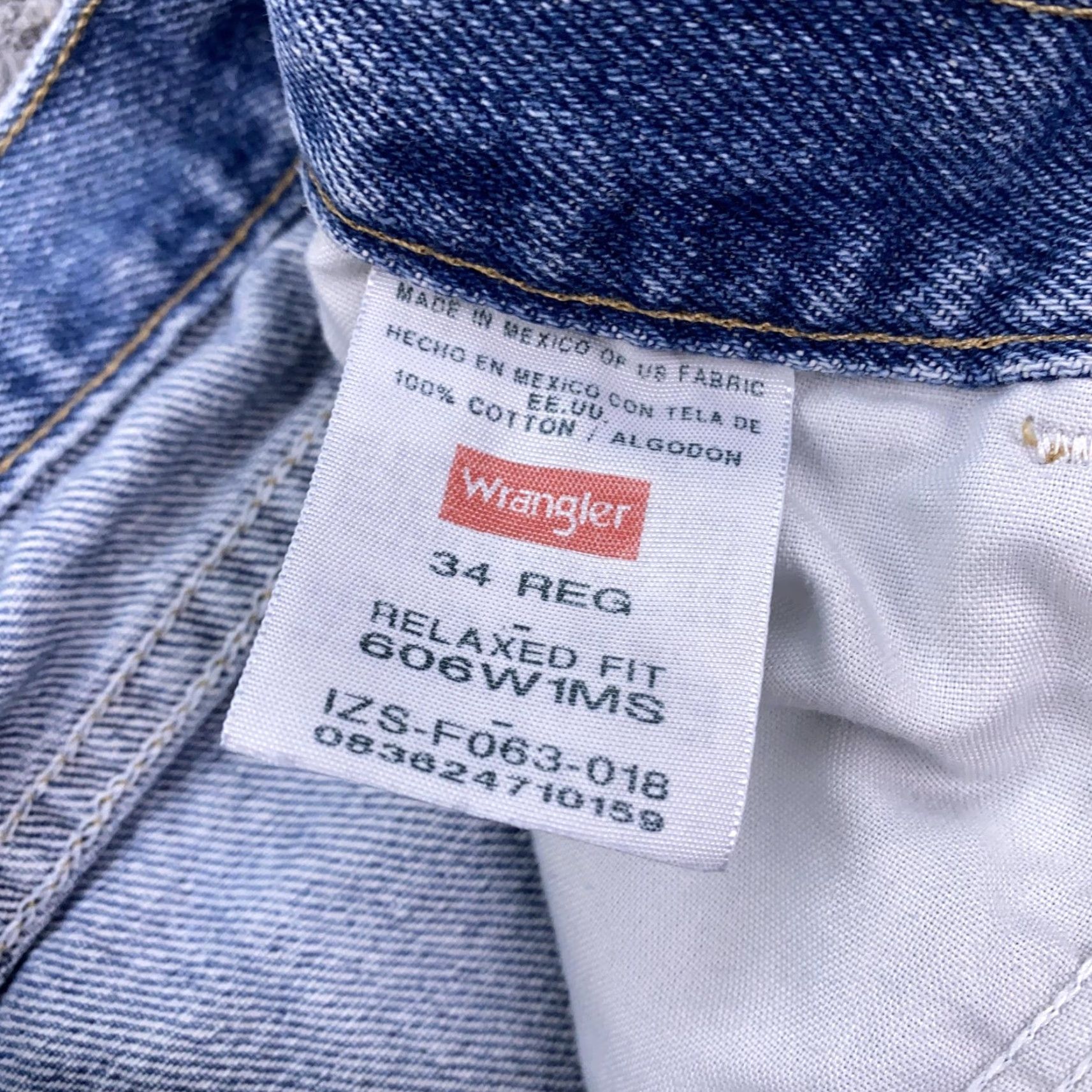 Wrangler VINTAGE Wrangler Shorts Mens 34 Blue Denim Relaxed Fit Bermuda 606WIMS Mens Size US 34 / EU 50 - 7 Thumbnail