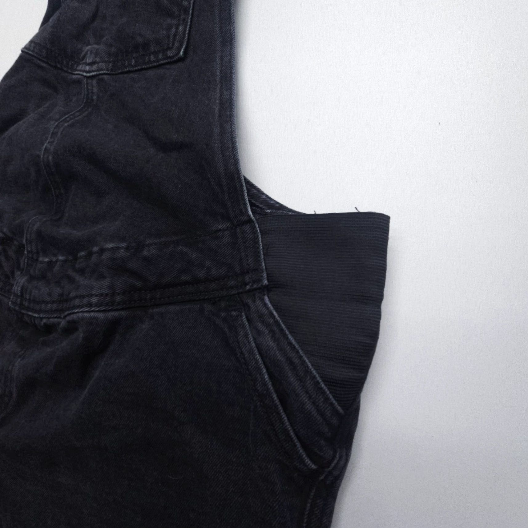 Old Navy Maternity Old Navy Bib Jean Overalls Size 6 Long Black Distressed Dark Wash 30in Size 28" / US 6 / IT 42 - 7 Thumbnail