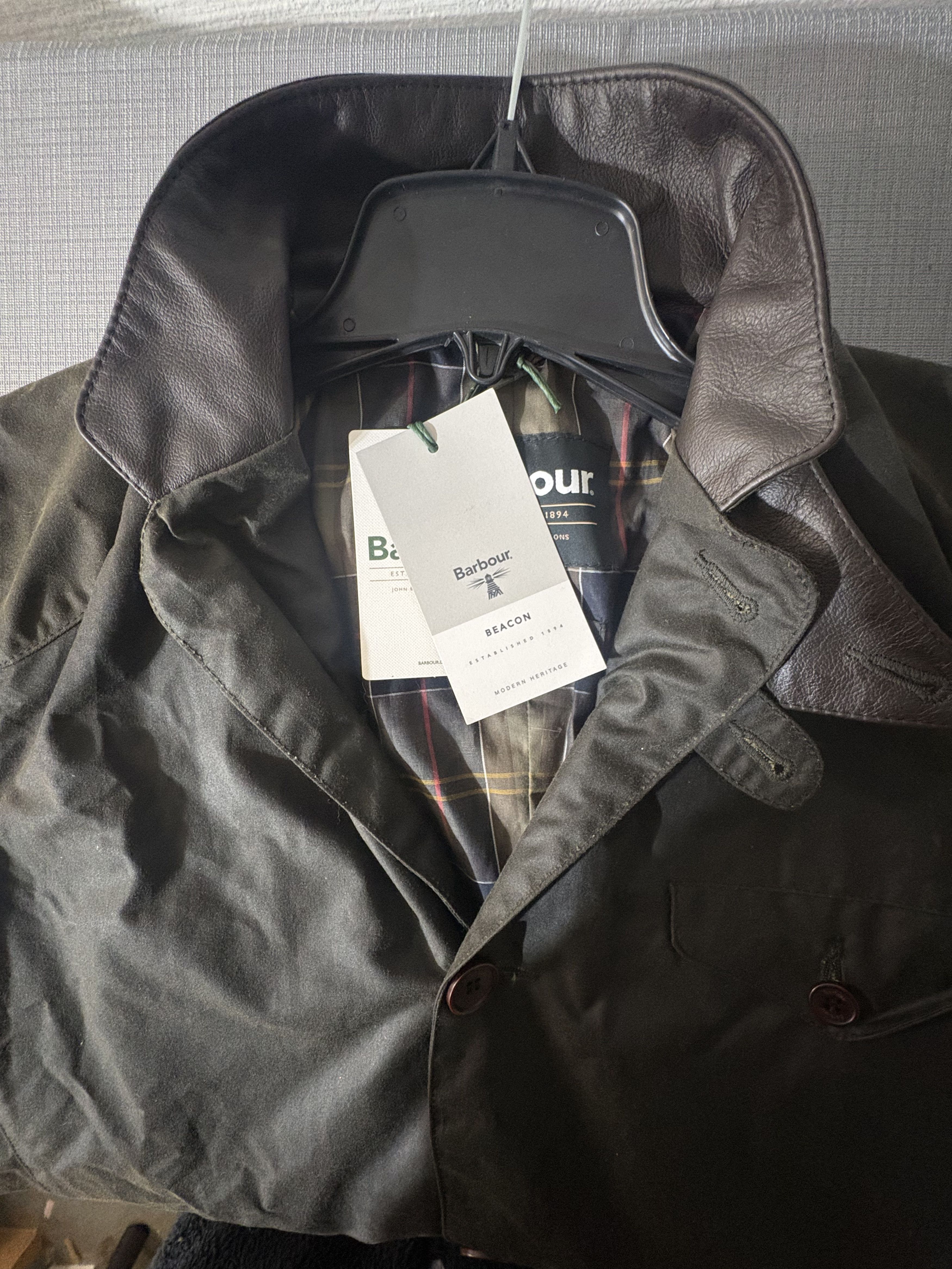 Barbour sz XL~The James Bond Skyfall Scotland ~BARBOUR BEACON SPORTS Size US XL / EU 56 / 4 - 4 Thumbnail