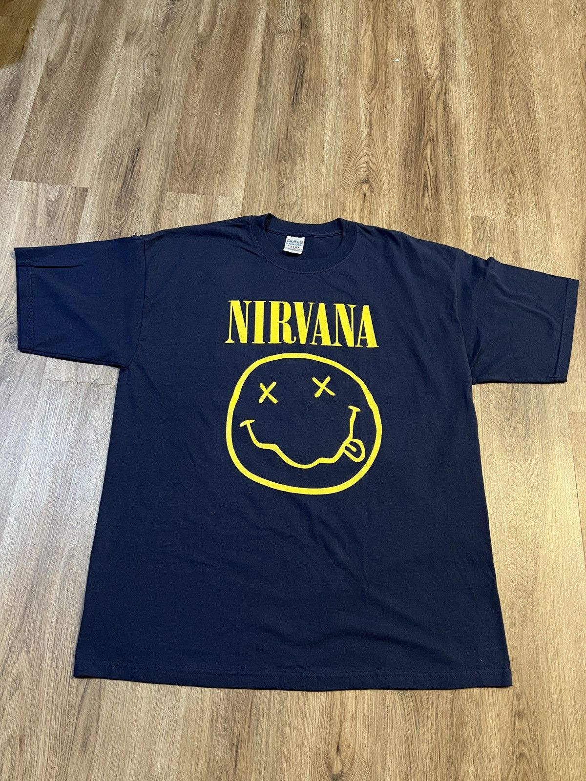 Gildan Vintage Smiley Nirvana t shirt Size US XL / EU 56 / 4 - 3 Thumbnail