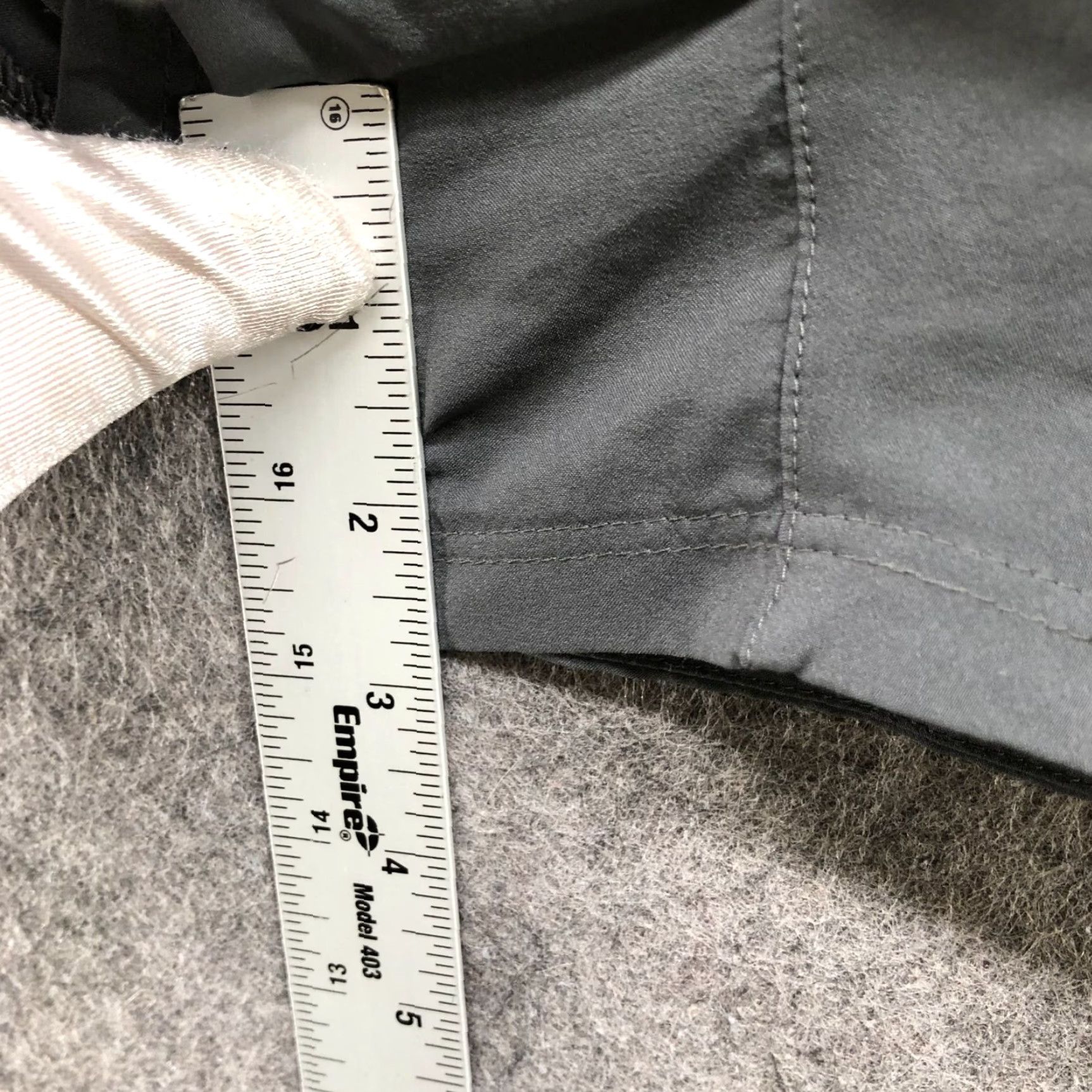Adidas VINTAGE Adidas Active Running Shorts Womens XS Gray 3 Stripe Climalite Lightweight Size 26" / US 2 / IT 38 - 6 Thumbnail