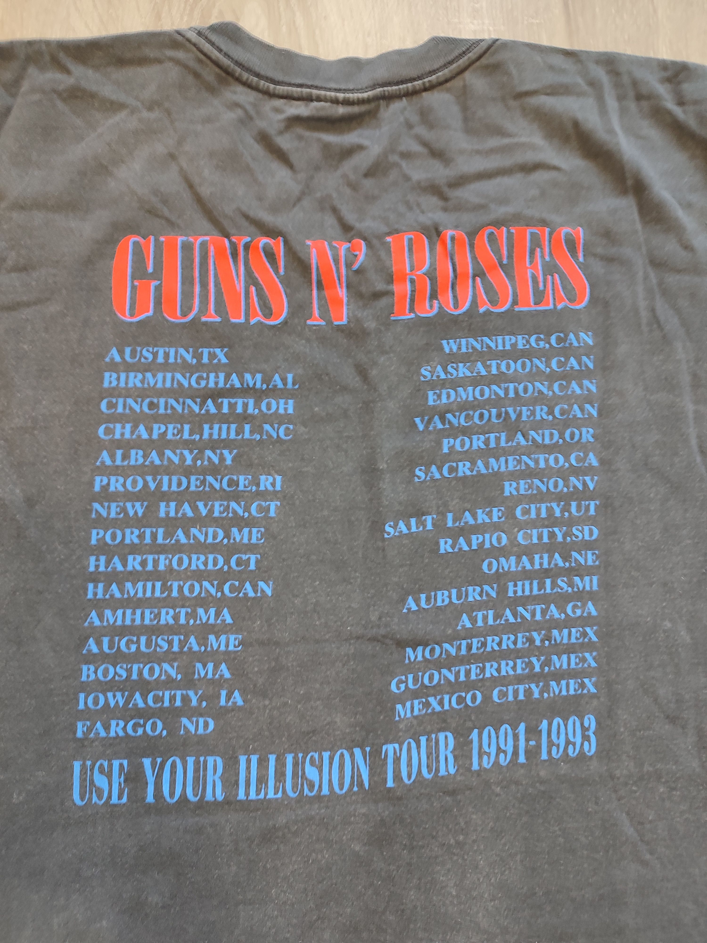 Vintage Guns N' Roses Guns N Roses Use Your Illusion tour T Shirt Size US XL / EU 56 / 4 - 11 Thumbnail
