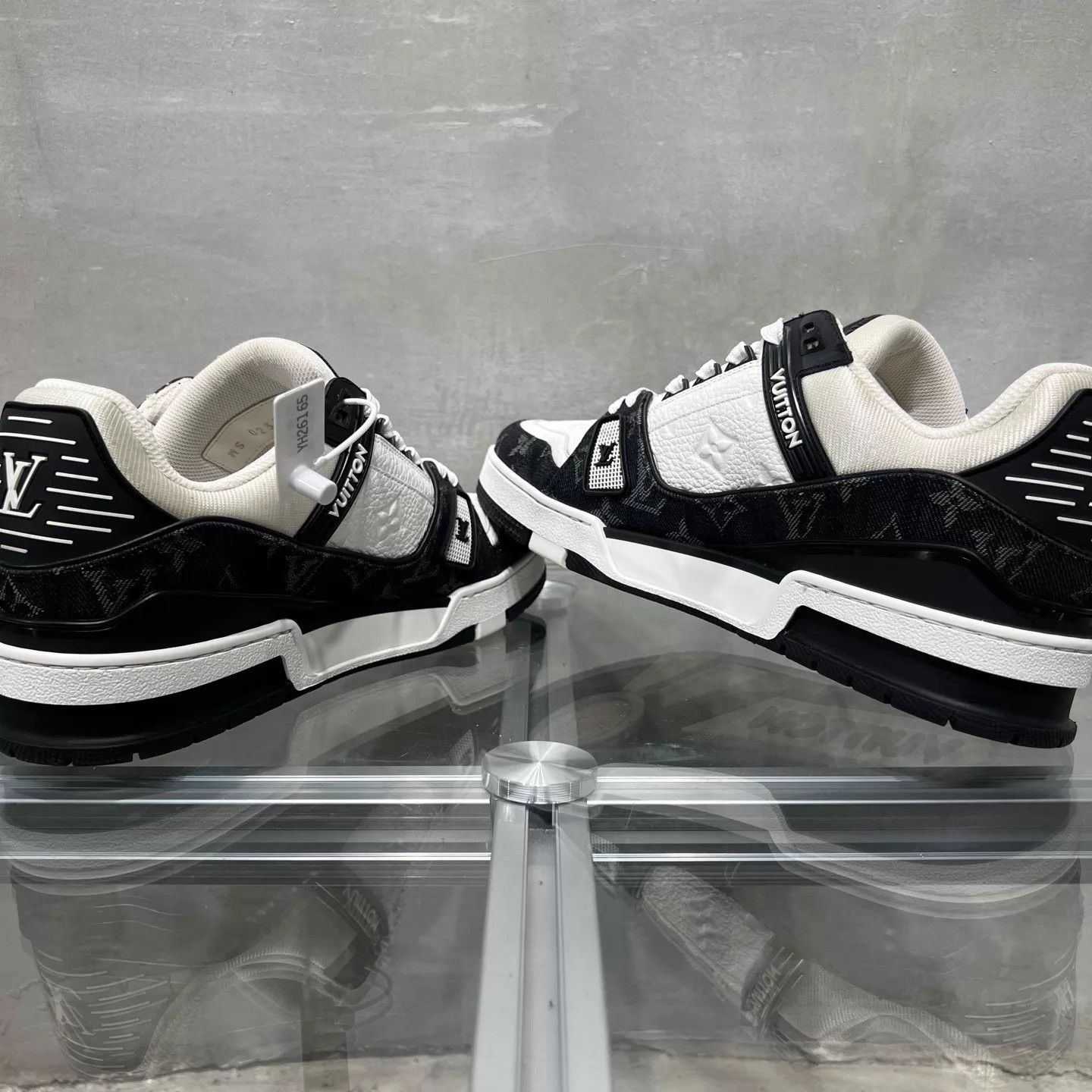 Louis Vuitton LV Trainer Black & White Denim UK7.5/41.5 Size US 8.5 / EU 41-42 - 5 Thumbnail