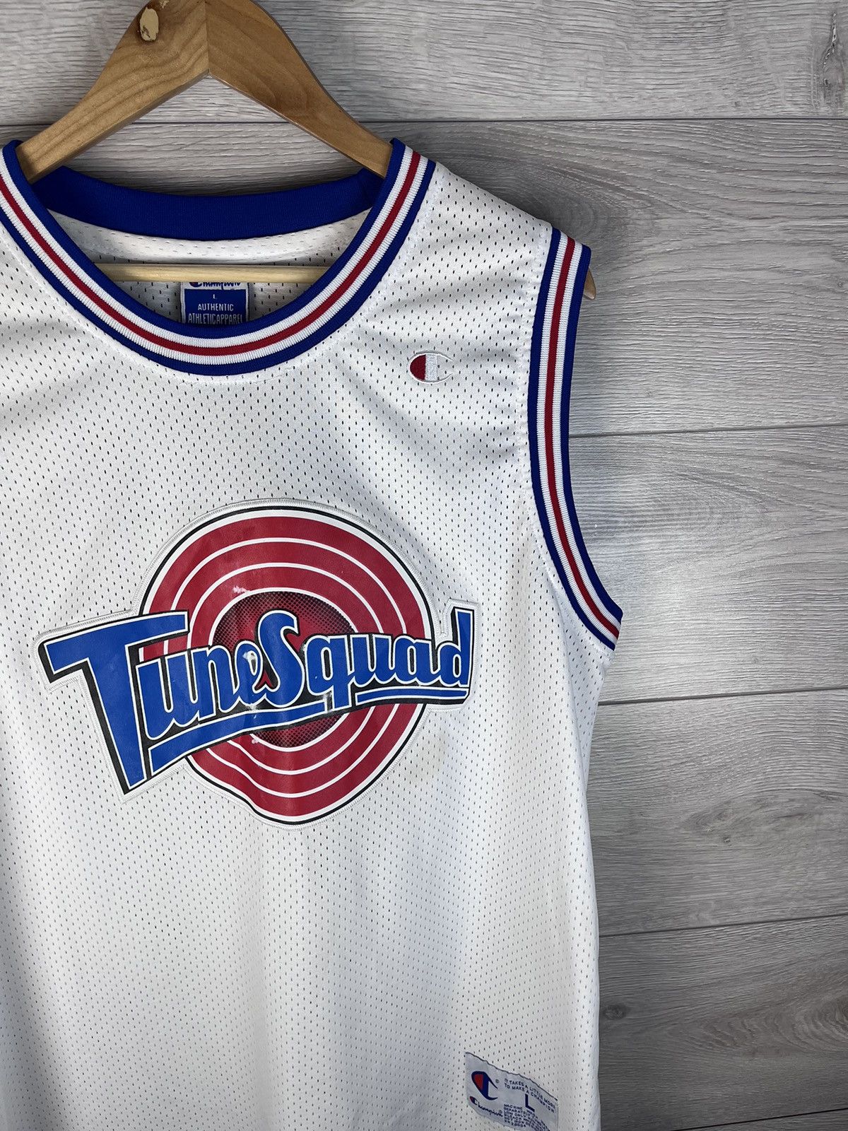 Champion MENS VINTAGE JERSEY TUNE SQUAD CHAMPION BOGS #1 🇺🇸 Size US L / EU 52-54 / 3 - 4 Thumbnail