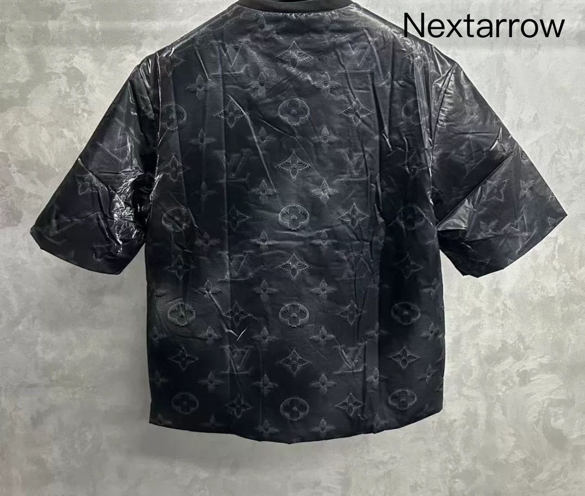 Louis Vuitton Louis Vuitton's latest black 2054 short sleeved shirt Size US M / EU 48-50 / 2 - 2 Thumbnail