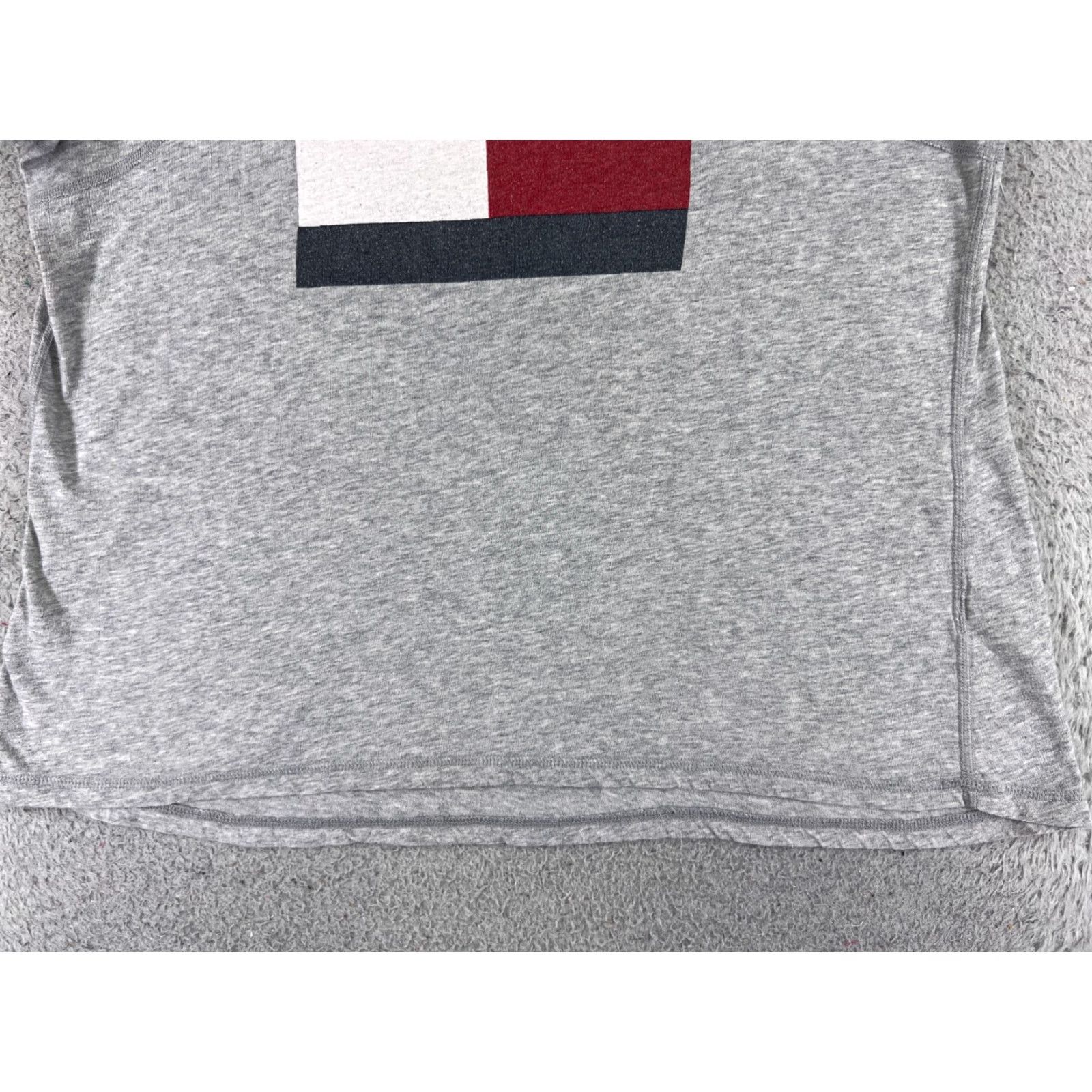 Tommy Hilfiger VINTAGE Tommy Hilfiger Shirt Women XL Gray Cotton Blend Jersey Logo Basic Short Sleeve Slim Fit Adult Regular Size Gray Womens Tee Size XL / US 12-14 / IT 48-50 - 5 Thumbnail
