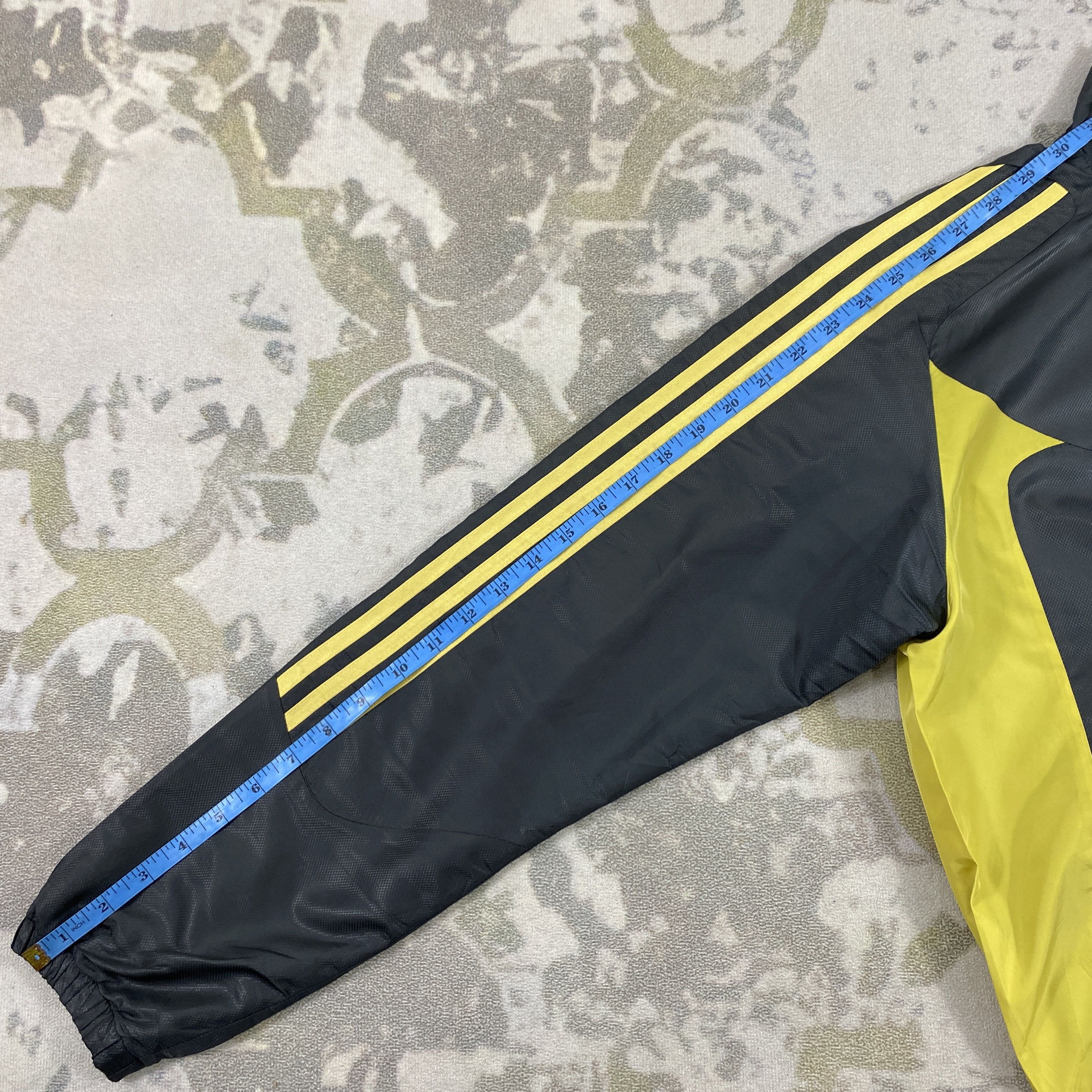 Adidas Vintage adidas Track Medium Jacket- J394 Size US M / EU 48-50 / 2 - 6 Thumbnail