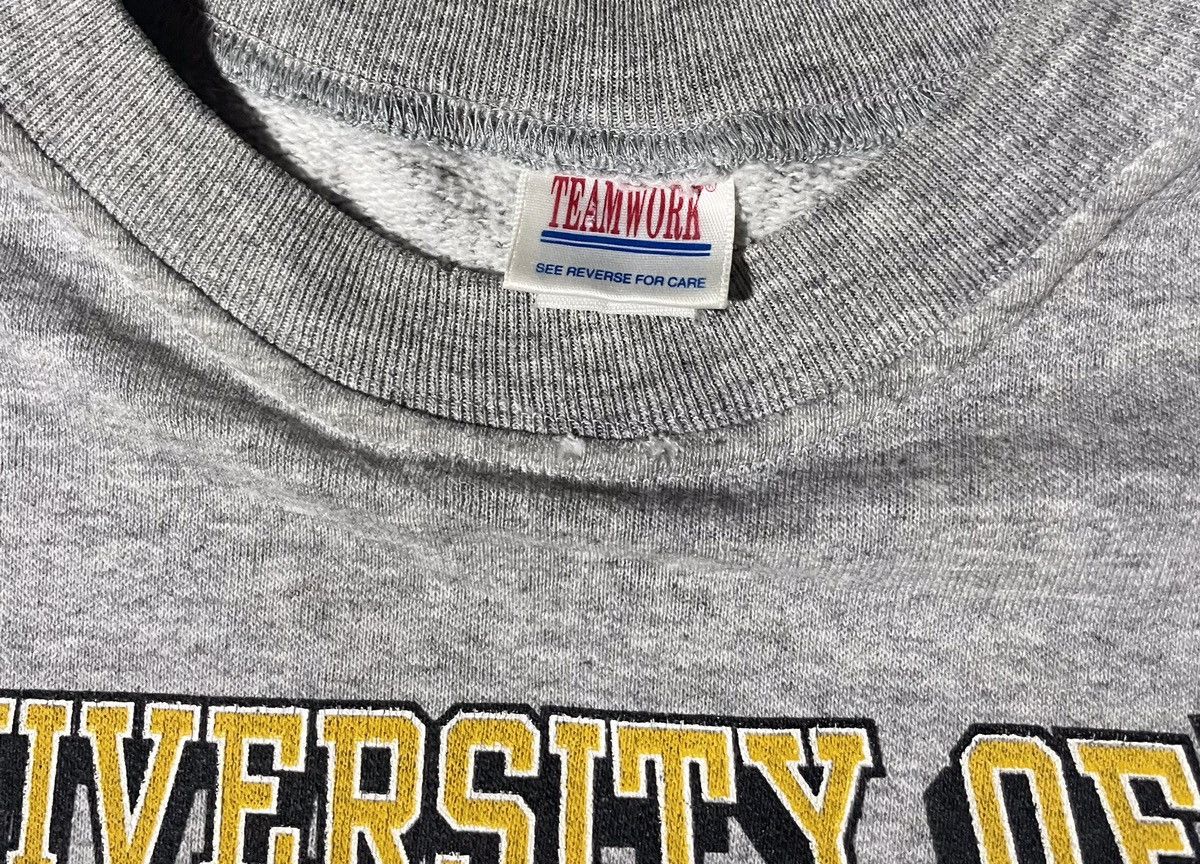 Vintage University of Notre Dame football crewneck sweater Size US L / EU 52-54 / 3 - 5 Thumbnail