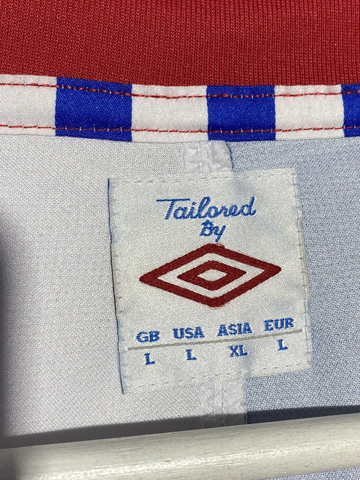 Umbro Blackburn Rovers FC y2k bloke hype streetwear soccer jersey Size US L / EU 52-54 / 3 - 13 Thumbnail