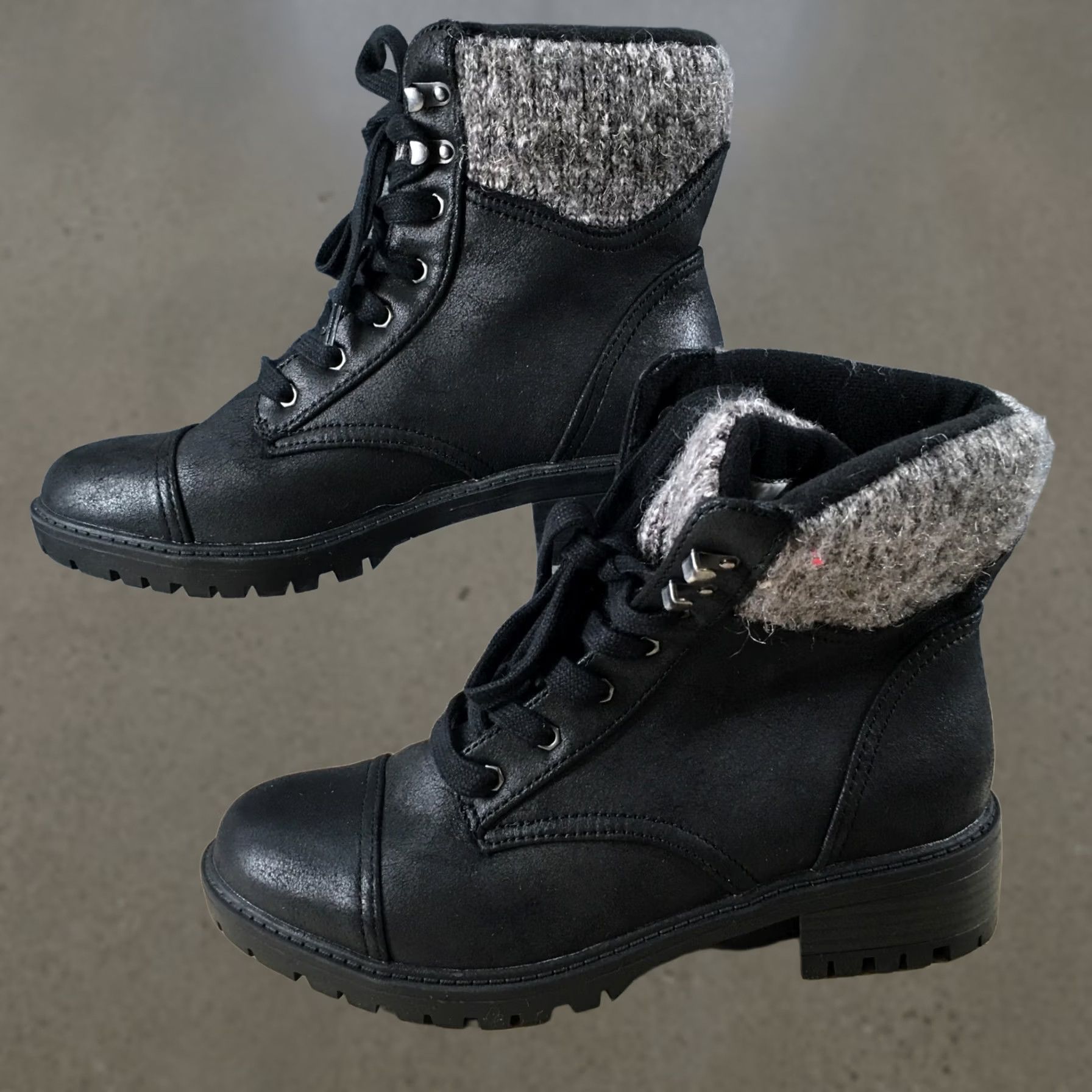 Vintage Universal Thread Boots Womens Cap Toe Ankle Booties Black Leather Lace Up 7.5 Medium Heel Boots Womens (7.5) Black Cap Toe Leather Ankle Booties Size ONE SIZE - 1 Thumbnail