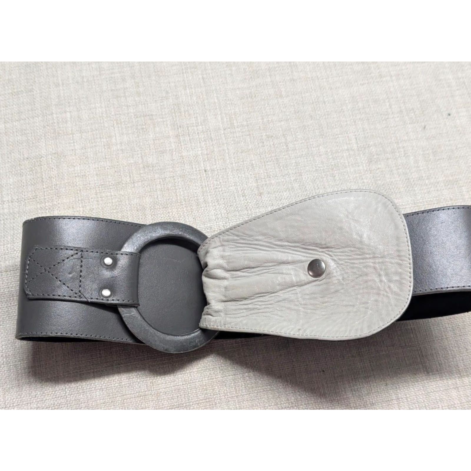 Vintage VINTAGE CORSET CINCH BELT 1980s 90s LEATHER BELT 28-30 GRAY WIDE glam STATEMENT Peaches En Regalia Belt Women M Gray Corset Belt Mens Girls Women Size M / US 6-8 / IT 42-44 - 2 Thumbnail