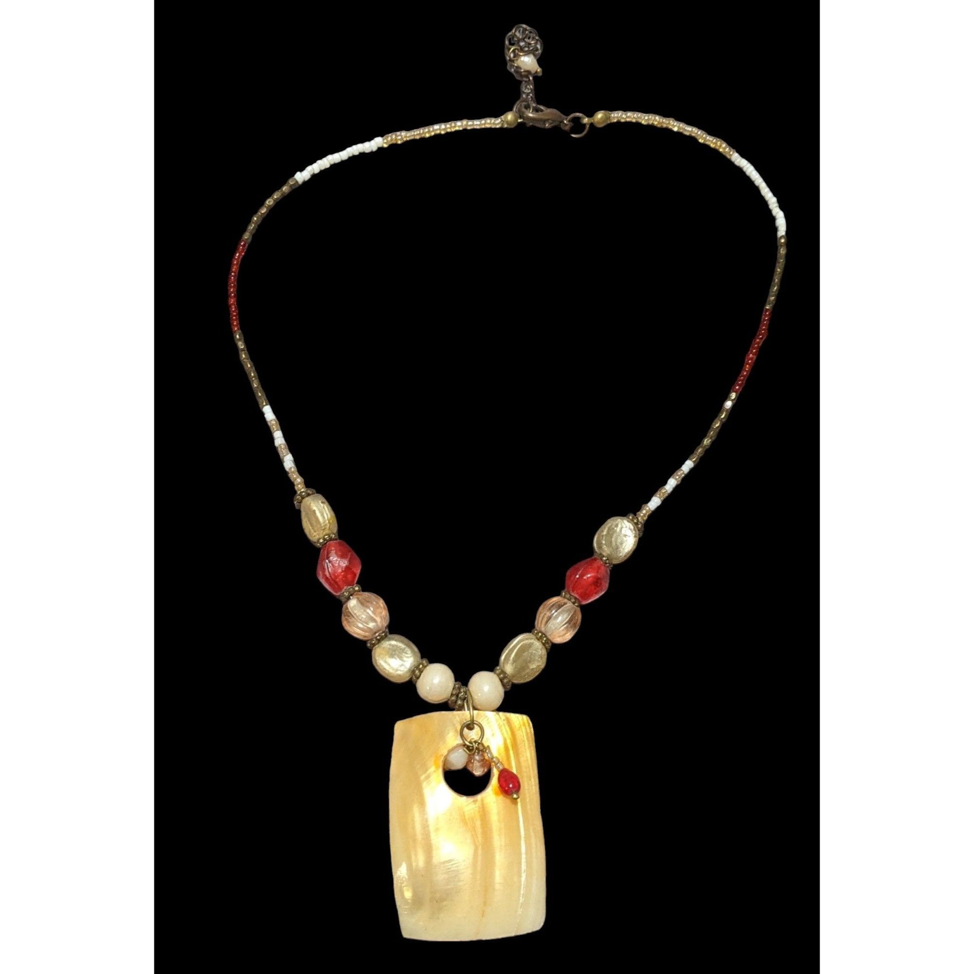 Other Beaded Shell Pendant Necklace Size ONE SIZE - 1 Thumbnail