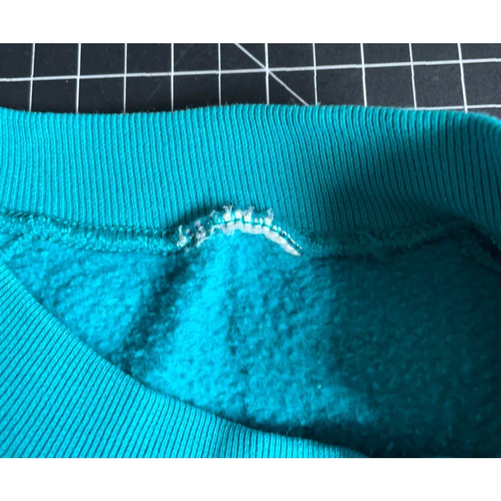 Vintage VINTAGE 90s Sweatshirt Mens Large Teal Crewneck Raglan Sleeves Solid Cotton Blend Lightweight Pullover Shirts Mens Size US L / EU 52-54 / 3 - 3 Thumbnail