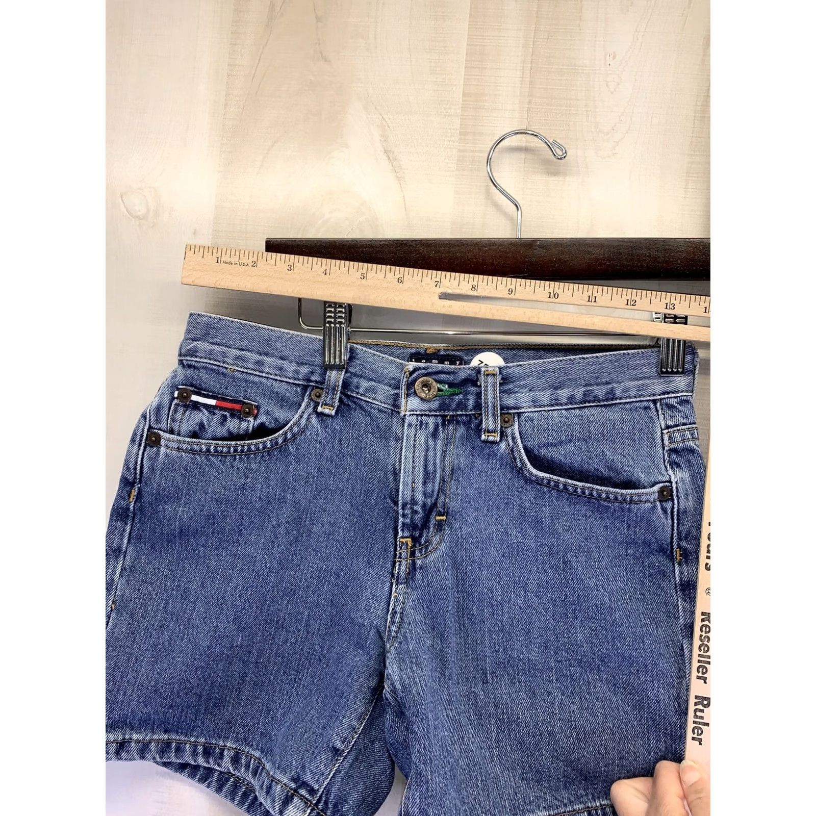 Tommy Hilfiger VINTAGE Tommy Hilfiger Denim Shorts Patch Large Logo Womens Size 1-7574 Blue 1990s Size 25" / US 0 / IT 36 - 3 Thumbnail