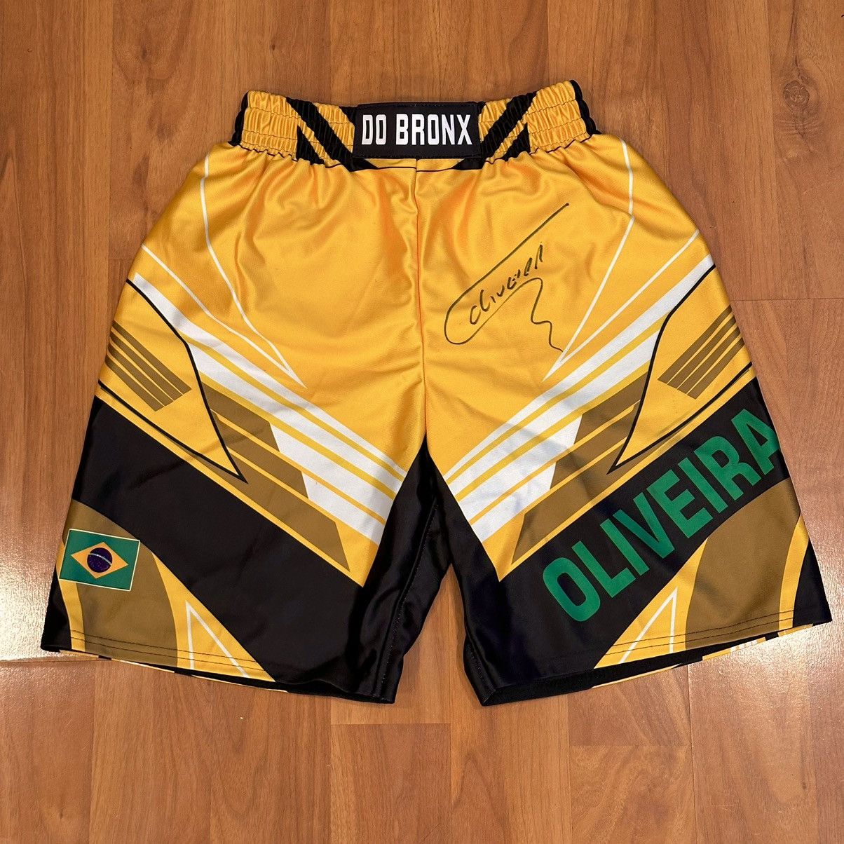 UFC Charles Oliveira Signed UFC Fight Shorts Beckett Witnessed