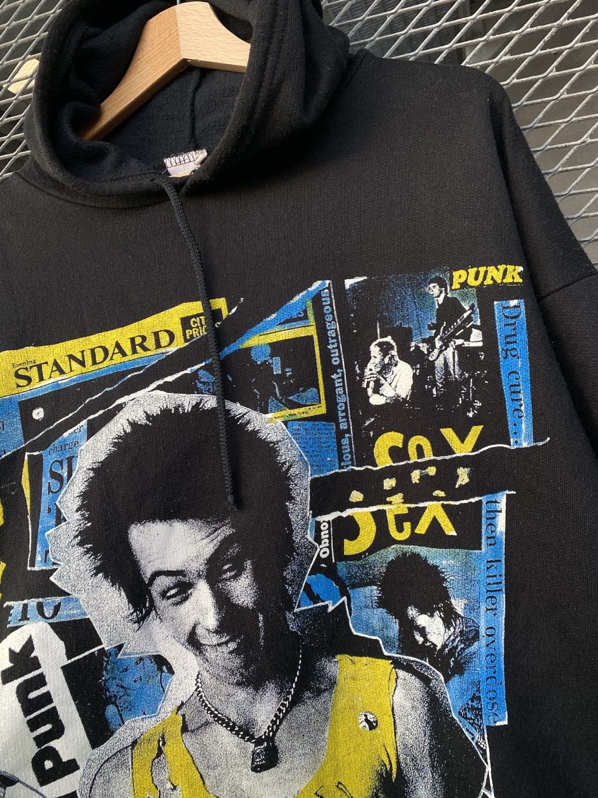 Band Tees Vintage Sex Pistols Sid Vicious Overprinted Hoodie Size US XL / EU 56 / 4 - 7 Thumbnail