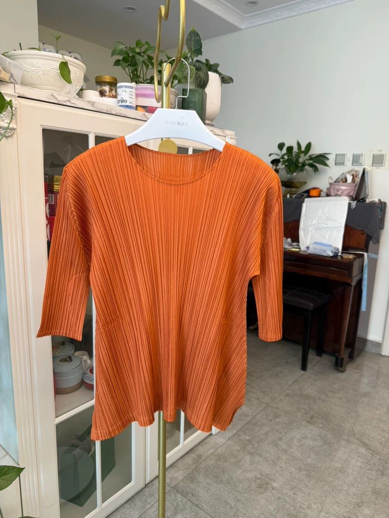 Issey Miyake Issey Miyake size:3 Pumpkin colored pleated short-sleeved Size XS / US 0-2 / IT 36-38 - 1 Thumbnail