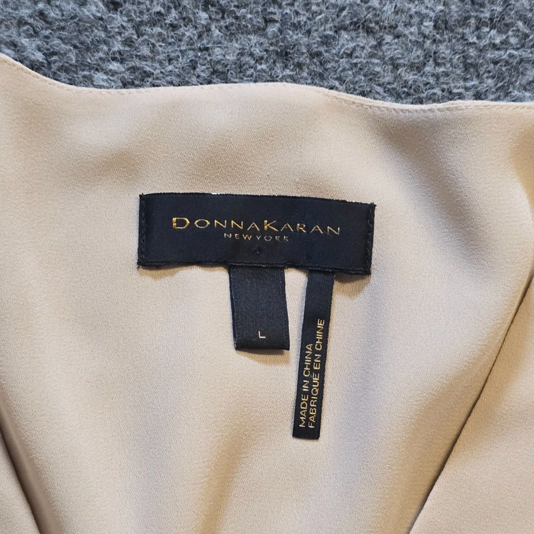 Donna Karan **Beige Tan Donna Karan Women's V Neck Long Sleeve Blouse** User: Beige Tan Donna Karan Women's V Neck Long Sleeve Top ** Size L / US 10 / IT 46 - 4 Thumbnail