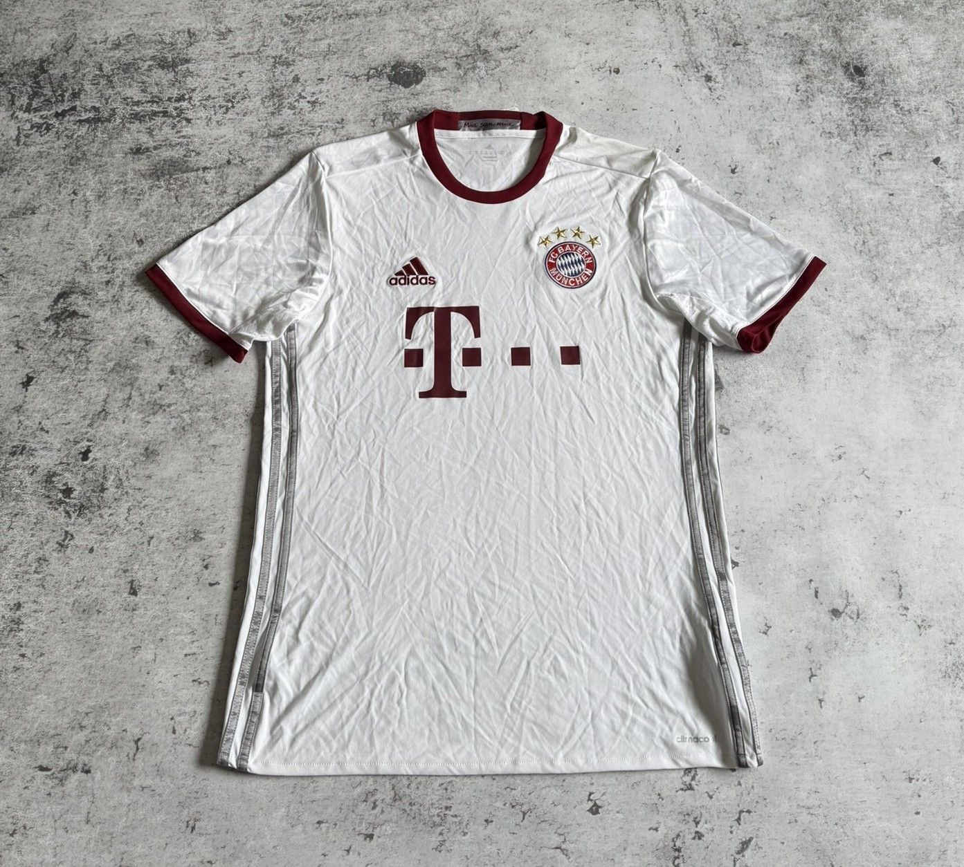 Adidas BAYERN MUNICH 2016 2017 FOOTBALL SHIRT JERSEY ADIDAS size M Size US M / EU 48-50 / 2 - 1 Thumbnail