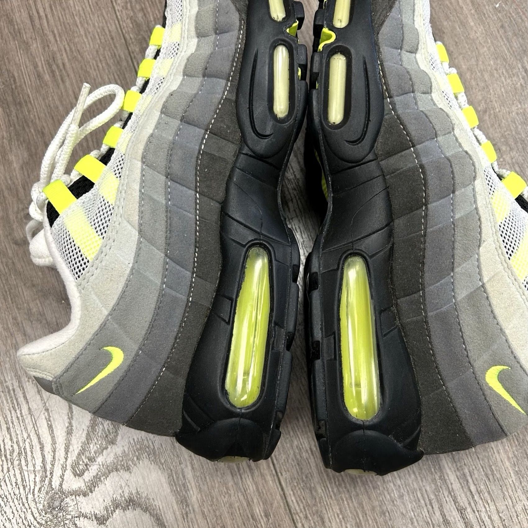 Nike Nike Air Max 95 Neon OG Sneaker Men's 10.5 Gray 2005 Used With Box Vietnam 313111-071 Vintage Size US 10 / EU 43 - 7 Thumbnail