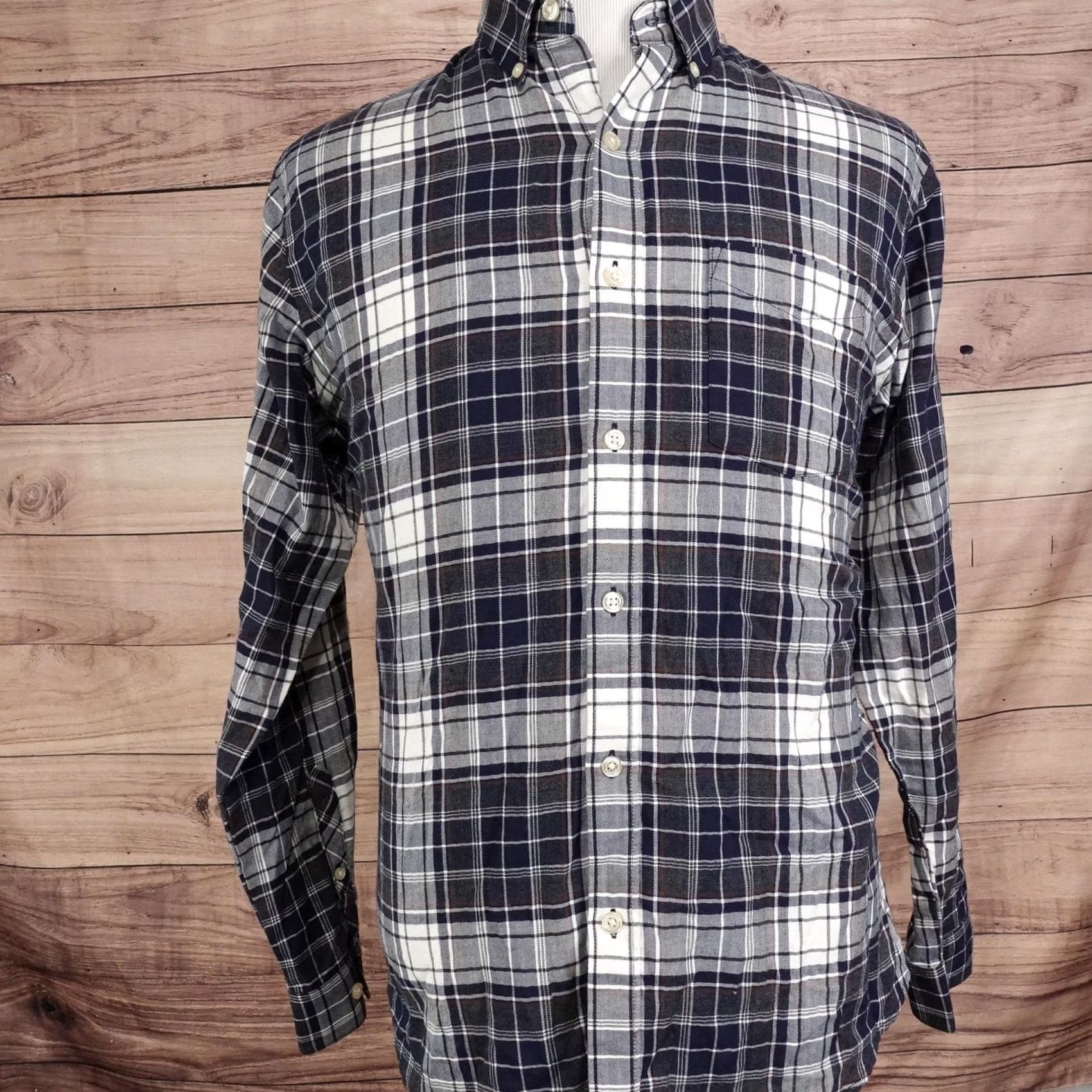 Van Heusen VAN HEUSEN FLEX Shirt Mens M Plaid Long Sleeve Button-Up Classic Fit Chest Pocket Multicolor Button-Down Collar Size US M / EU 48-50 / 2 - 3 Thumbnail