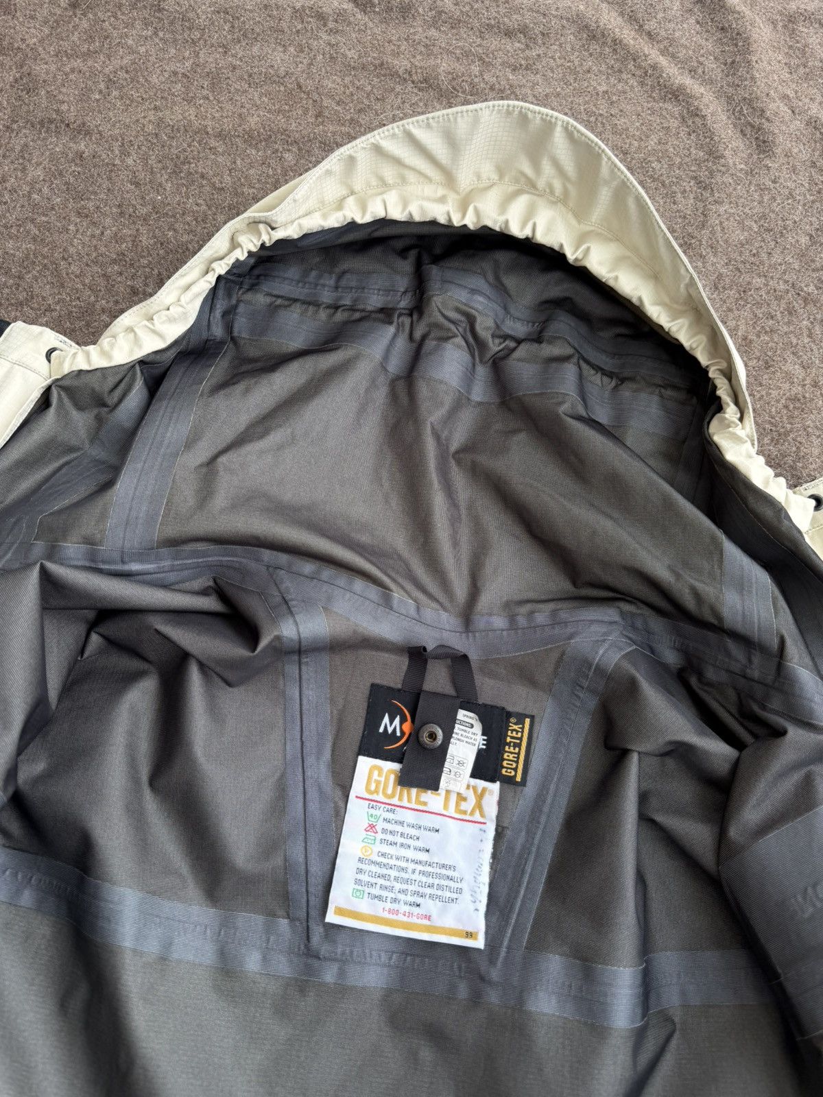 Other Moonstone Gore-Tex Jacket Size M / US 6-8 / IT 42-44 - 9 Thumbnail