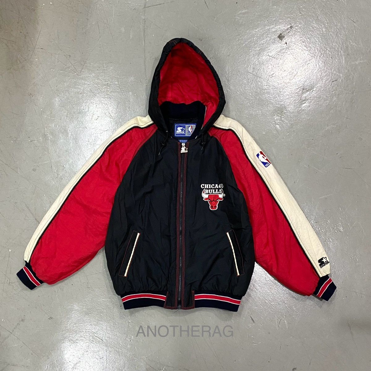 Image of Vintage Starter Chicago Bulls Jacket in Black/White/Red, Men's (Size Large)