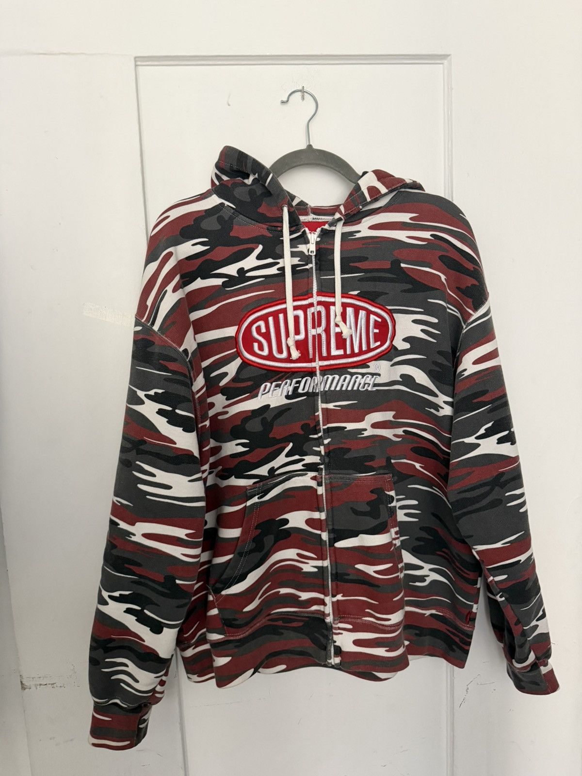 SUPREME W1 ZIPUP CAMO SIZE LARGE .