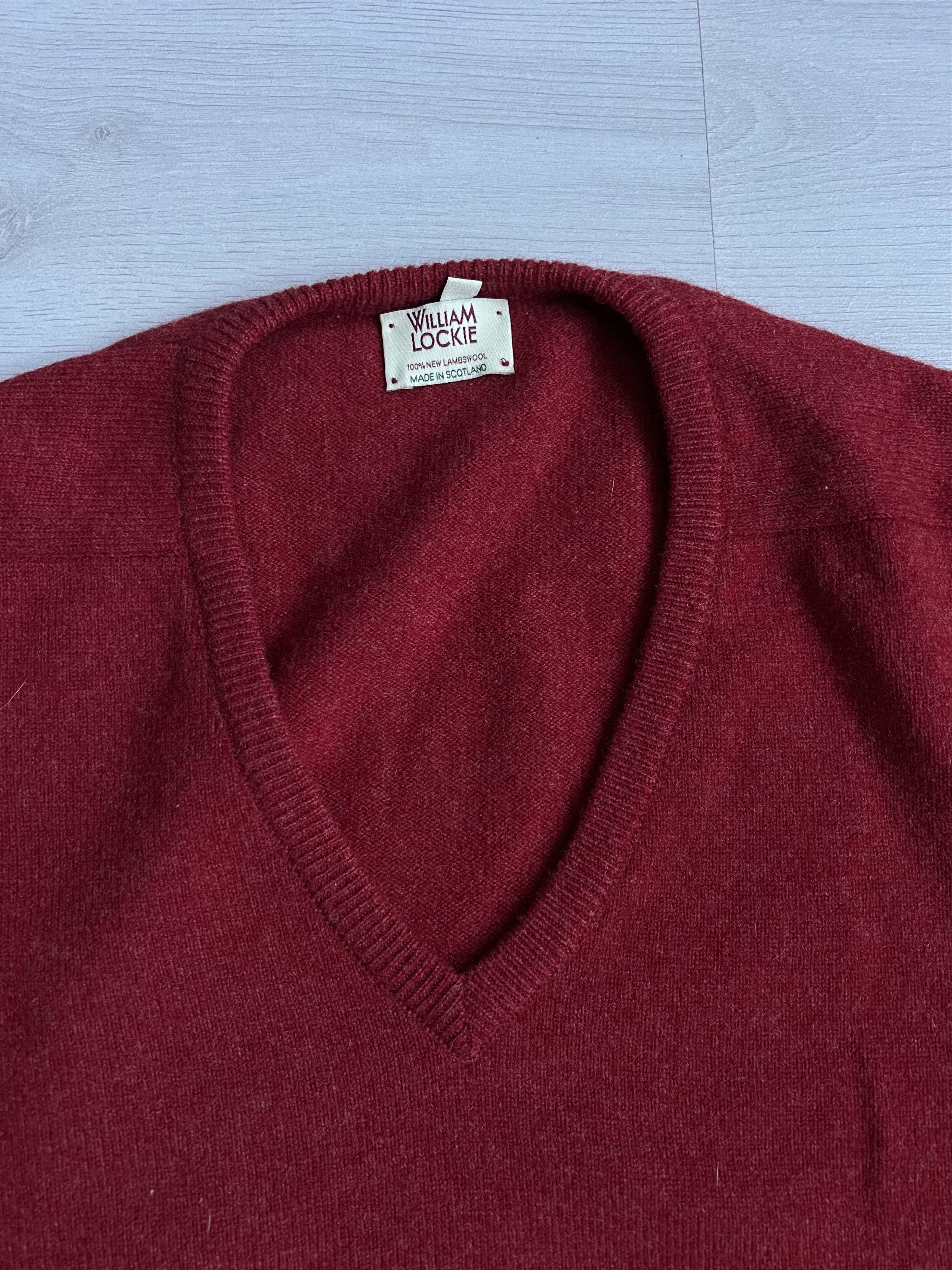William Lockie WILLIAM LOCKIE Bordeaux V-Neck Lambswool Sweater Size US M / EU 48-50 / 2 - 2 Thumbnail