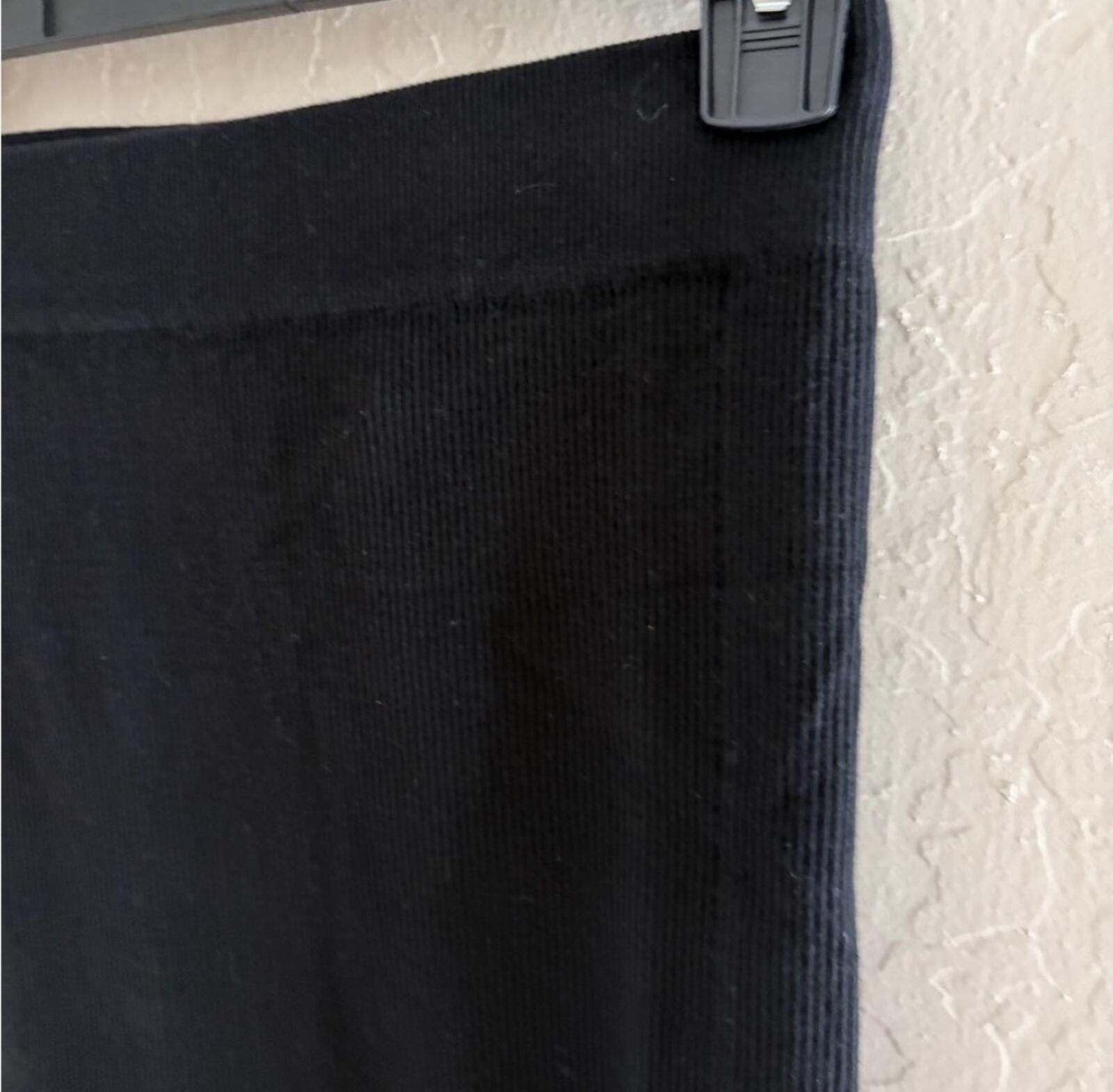 Forever 21 Forever 21 Classic Black Pencil Skirt Size 28" / US 6 / IT 42 - 2 Thumbnail