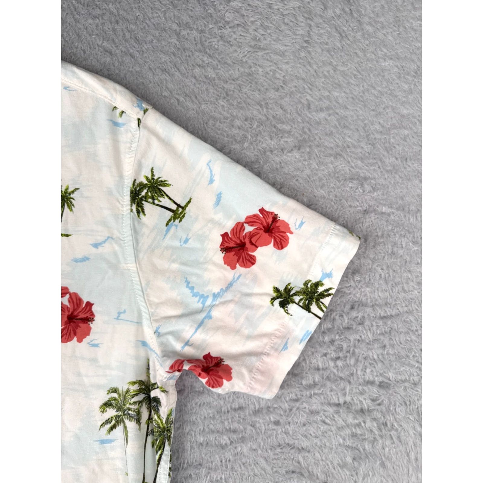 Vintage VINTAGE Free Planet Shirt Mens L White Floral Palm Tree AOP Button Up Rayon Blend Size US L / EU 52-54 / 3 - 2 Thumbnail