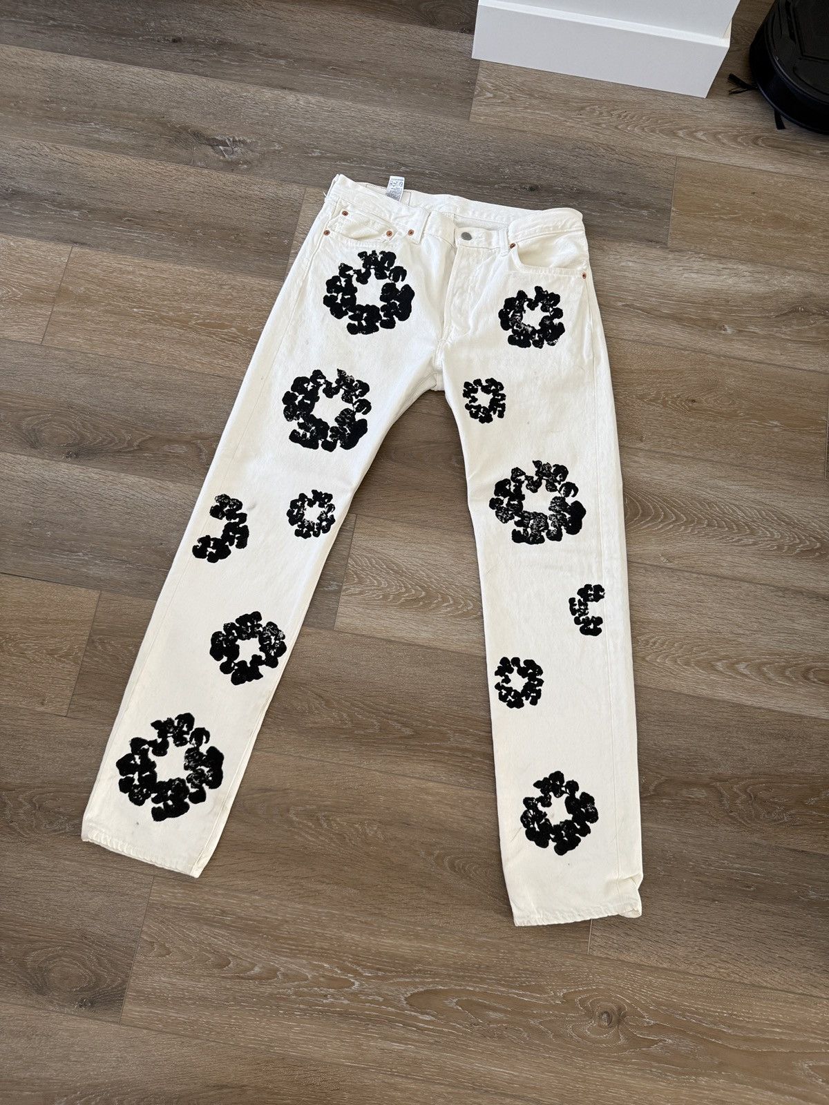 DENIM TEARS RARE DENIM TEARS WHITE DENIM JEANS Size US 32 / EU 48 - 1 Thumbnail