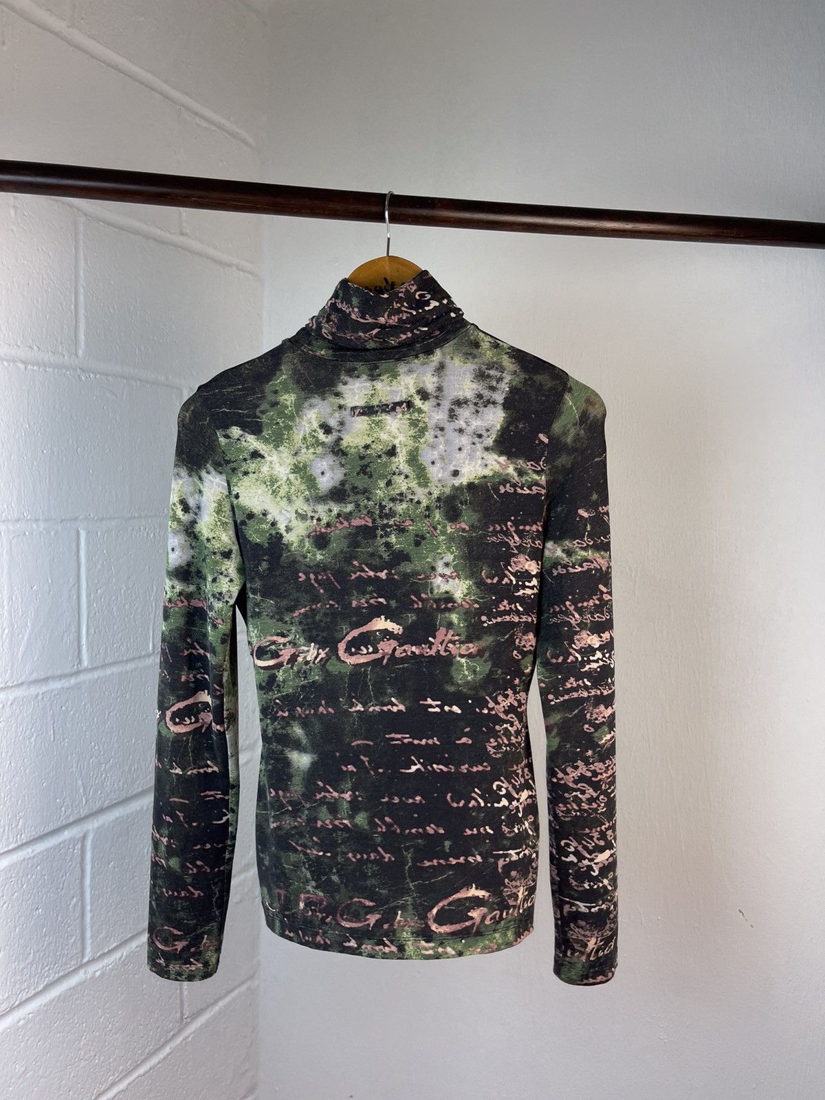 Jean Paul Gaultier 2000s Jean Paul Gaultier Script Lattering Turtleneck Size US S / EU 44-46 / 1 - 7 Thumbnail