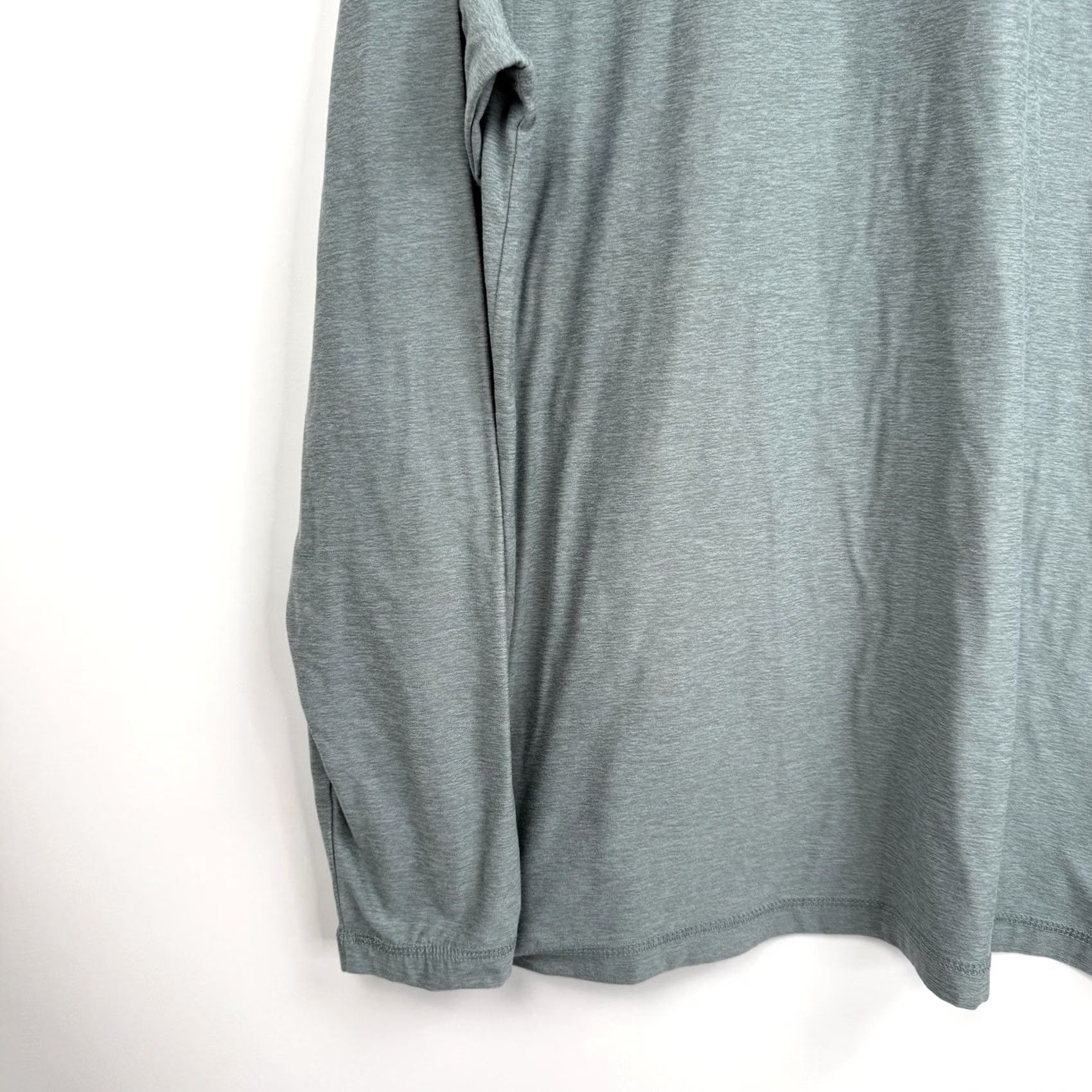 Vuori Vuori Shirt Mens XL Strato Tech Green Lightweight Performance Gym Crew Neck Pullover T-Shirt Size US XL / EU 56 / 4 - 3 Thumbnail
