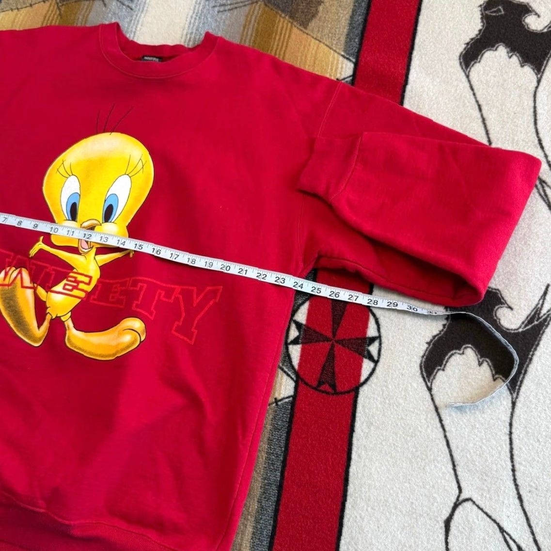 Vintage VINTAGE 90s Tweety Bird Looney Tunes Crewneck Sweatshirt XL Red Mens Crew Neck Sweatshirt 1996 USA Made Size US XL / EU 56 / 4 - 6 Thumbnail