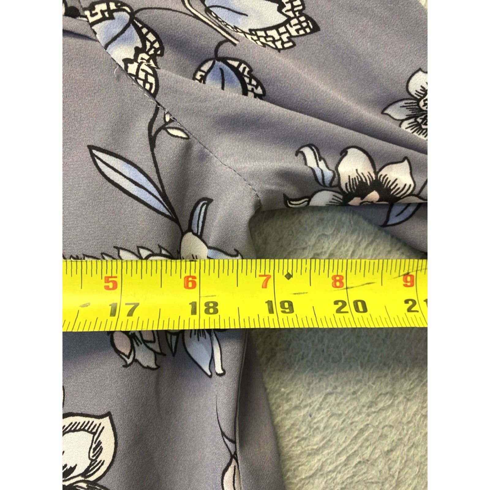 Ann Taylor VINTAGE Ann Taylor Loft Sheer Blouse Flowery Women’s PM Gray Size M / US 6-8 / IT 42-44 - 4 Thumbnail