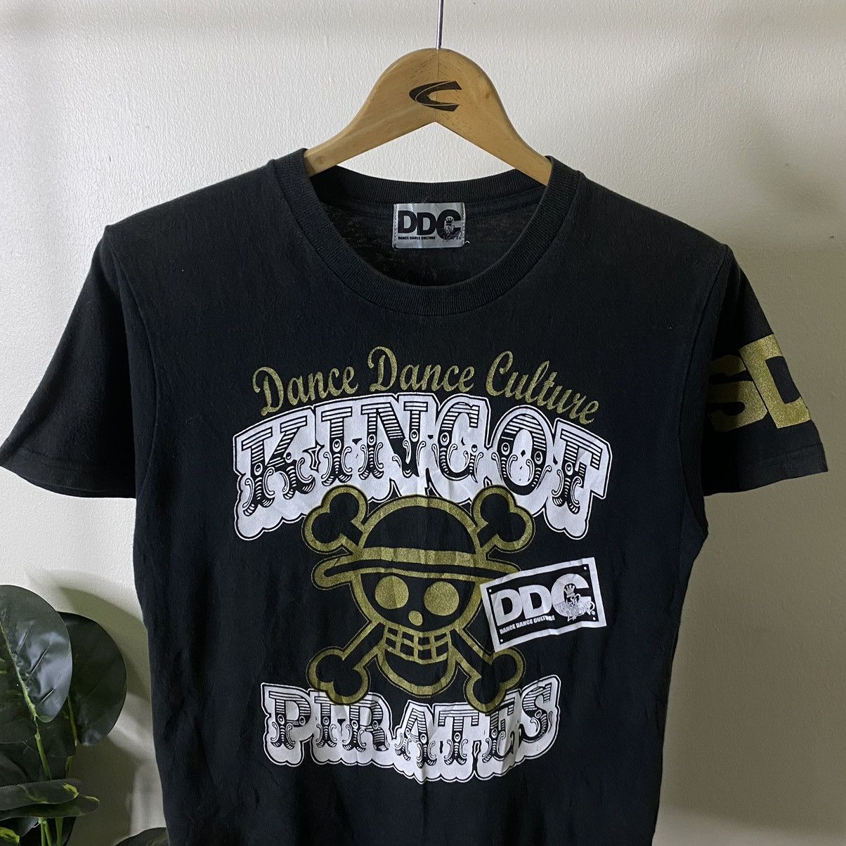 Japanese Brand Dance Dance Culture x One Piece King Of Pirates Anime Tee Size US S / EU 44-46 / 1 - 2 Thumbnail