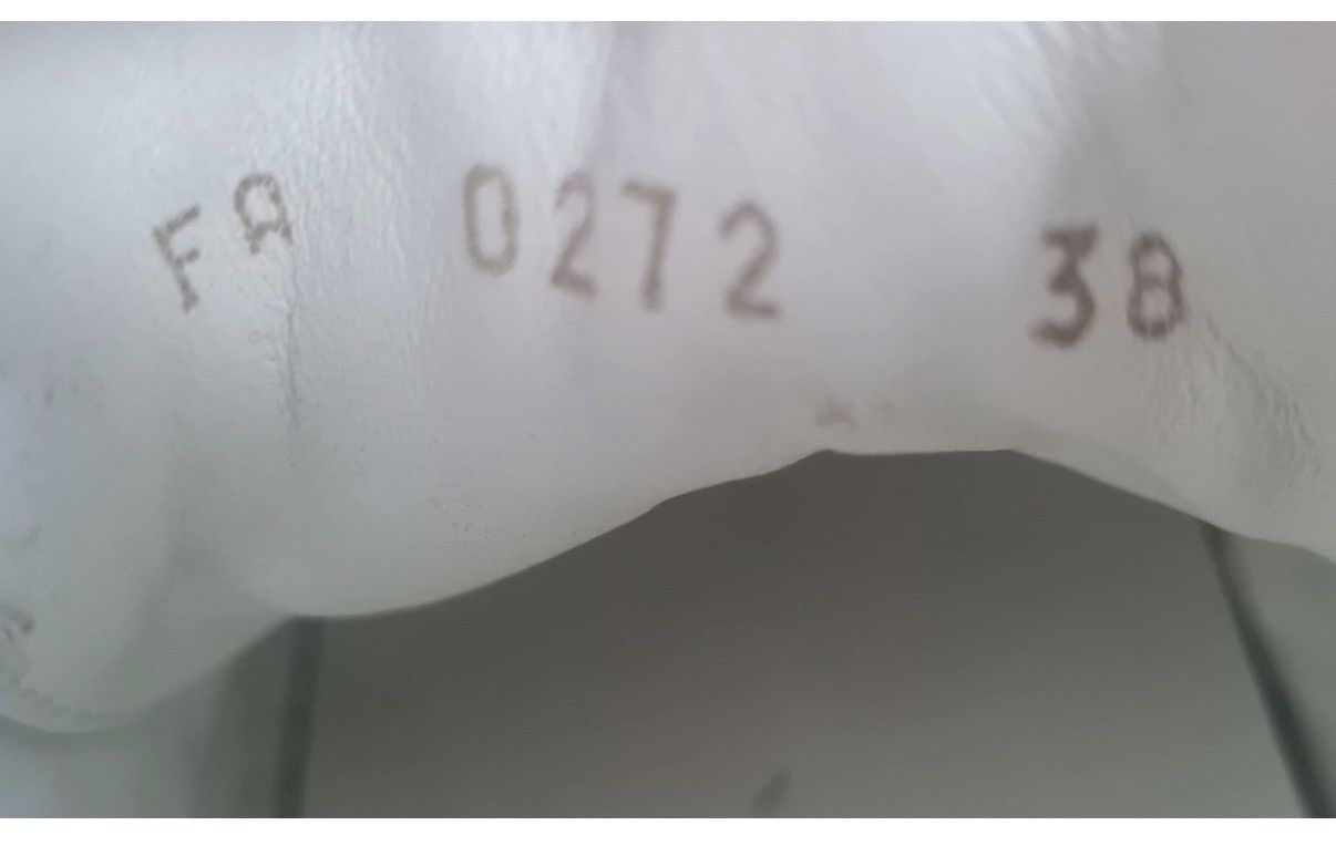 Louis Vuitton LV sneakers -authentication tag attached✅very good condition Size US 7 / IT 37 - 5 Thumbnail